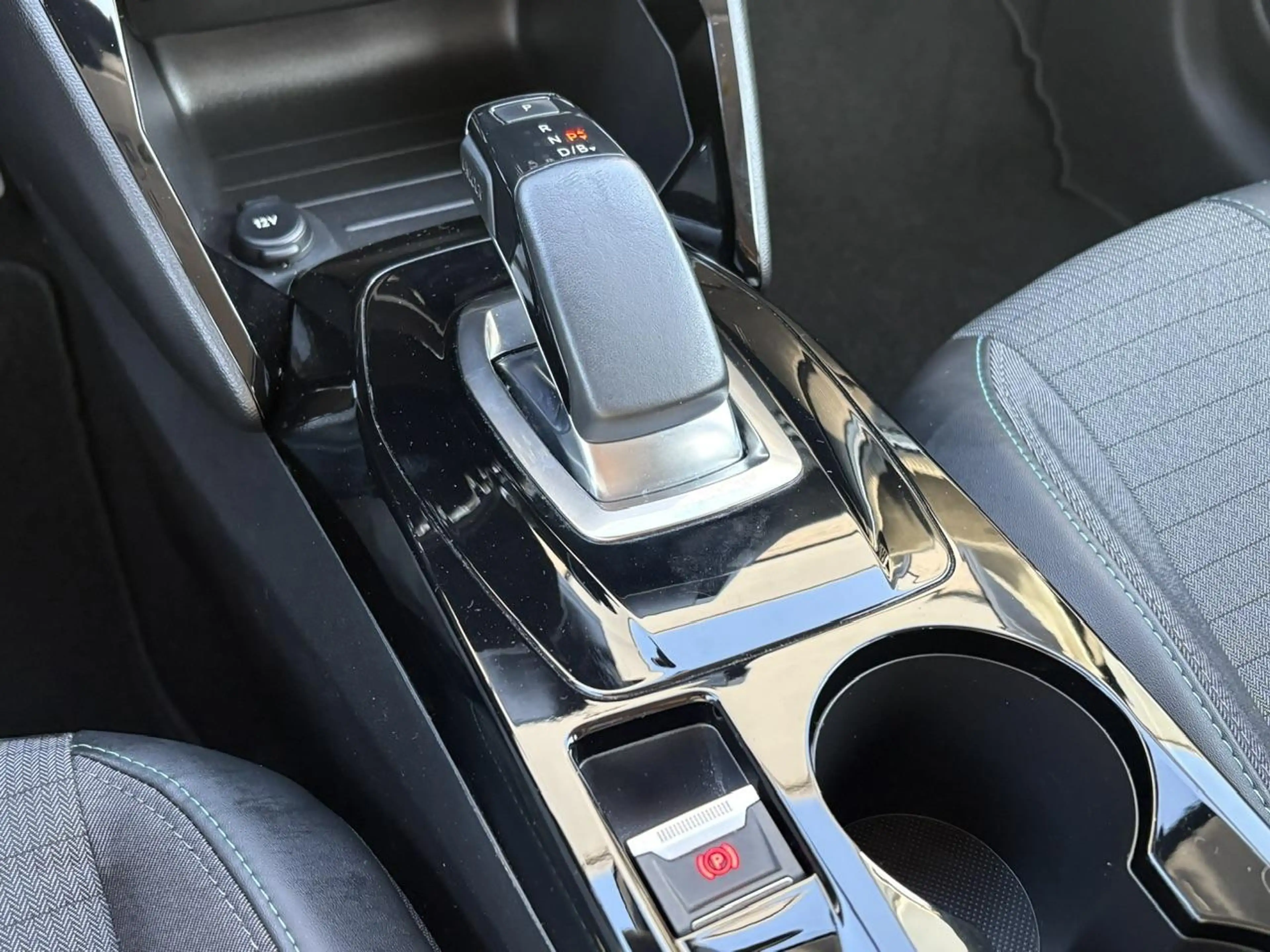 Peugeot e-208 EV Allure Pack 50 kWh SOH 94.6% 340km WLTP | Autom — photo 15