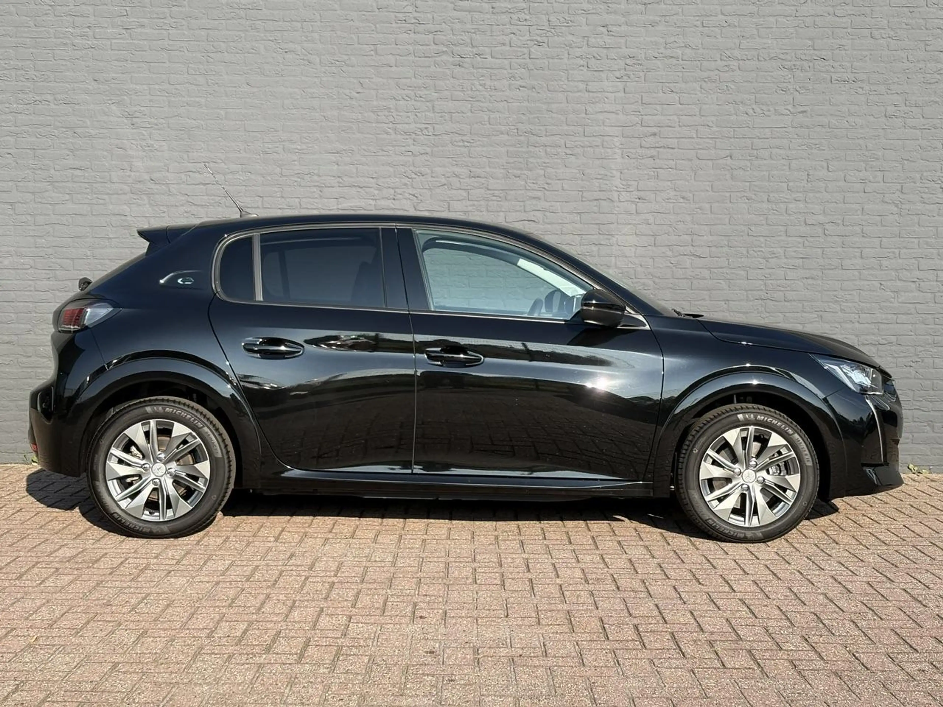 Peugeot e-208 EV Allure Pack 50 kWh SOH 94.6% 340km WLTP | Autom — photo 4