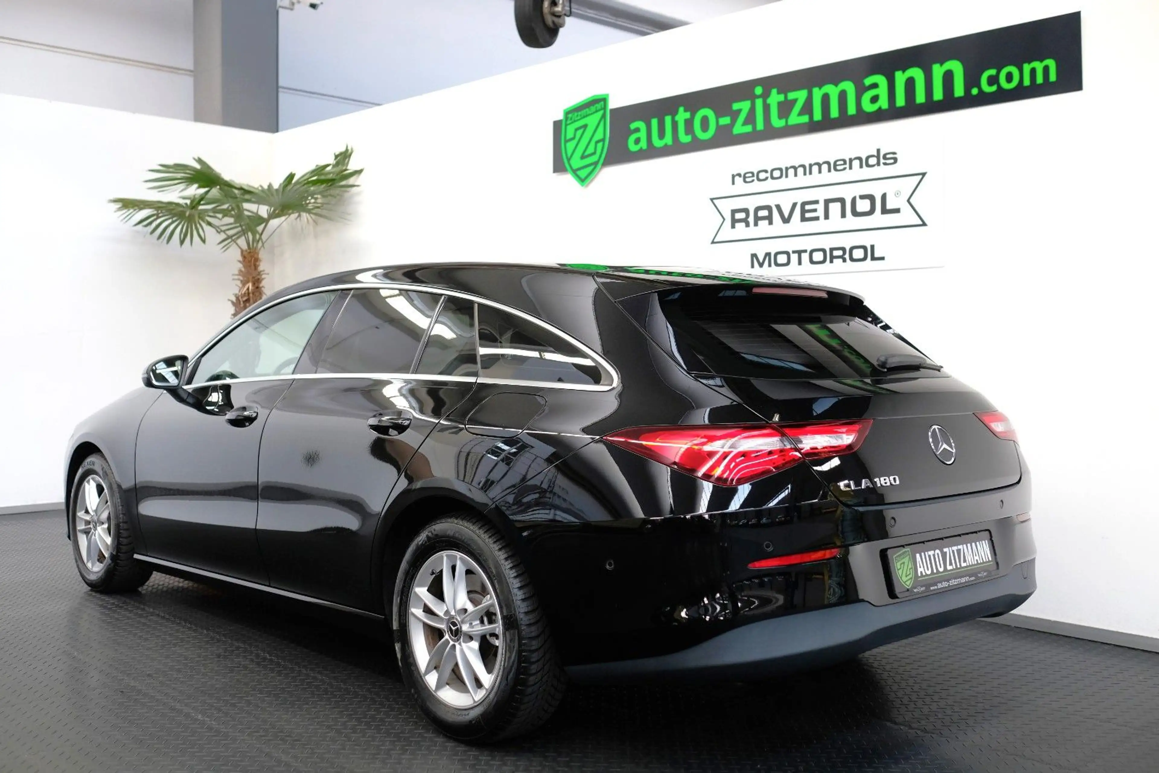 Mercedes-Benz CLA 180 *LEDER*NAVI*PDC*SHZ*TEMP* — photo 6