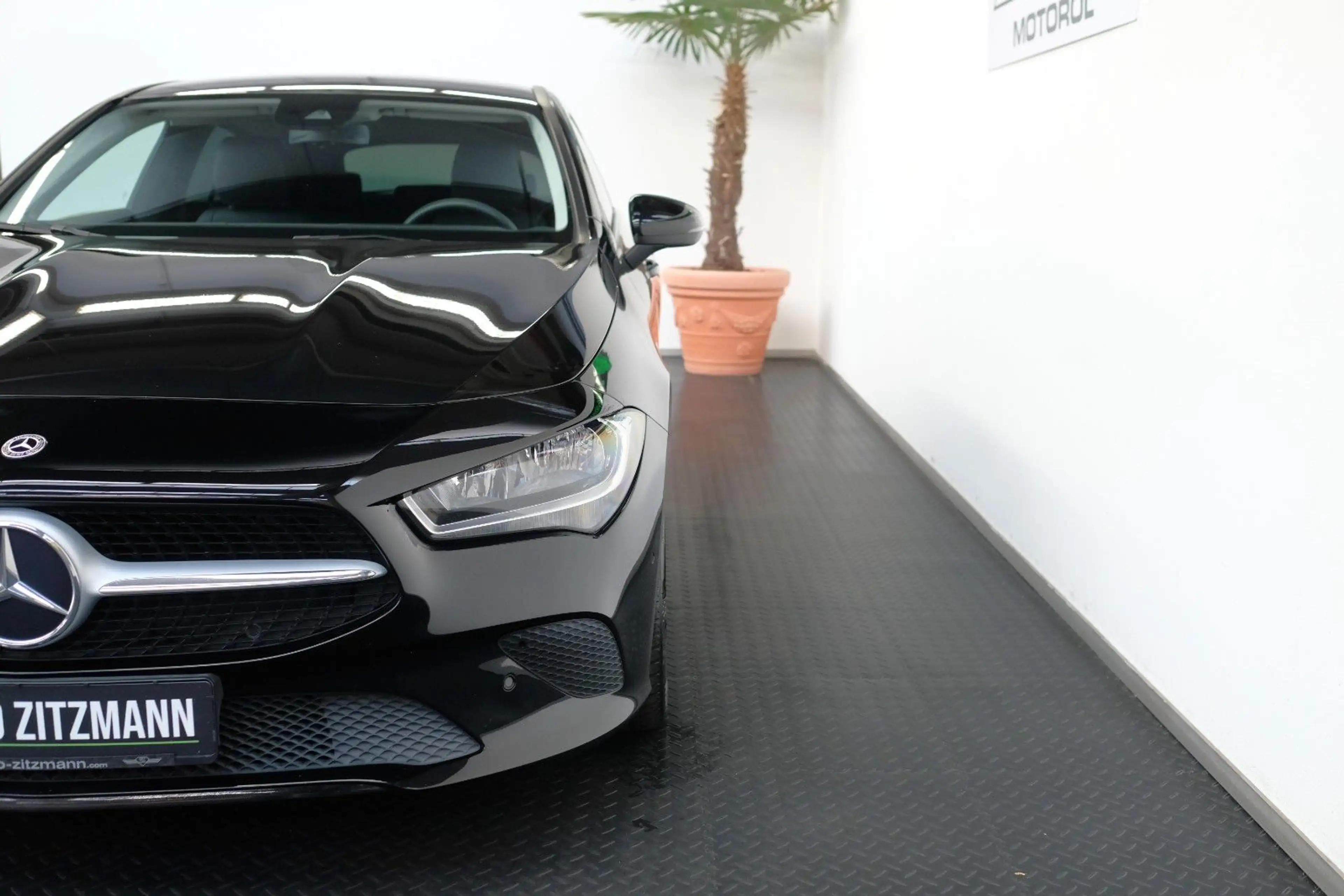 Mercedes-Benz CLA 180 *LEDER*NAVI*PDC*SHZ*TEMP* — photo 11