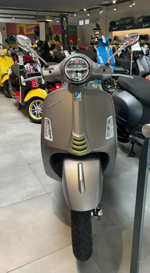 Vespa GTS 300 ASR USB ABS Keyless Gris - 1