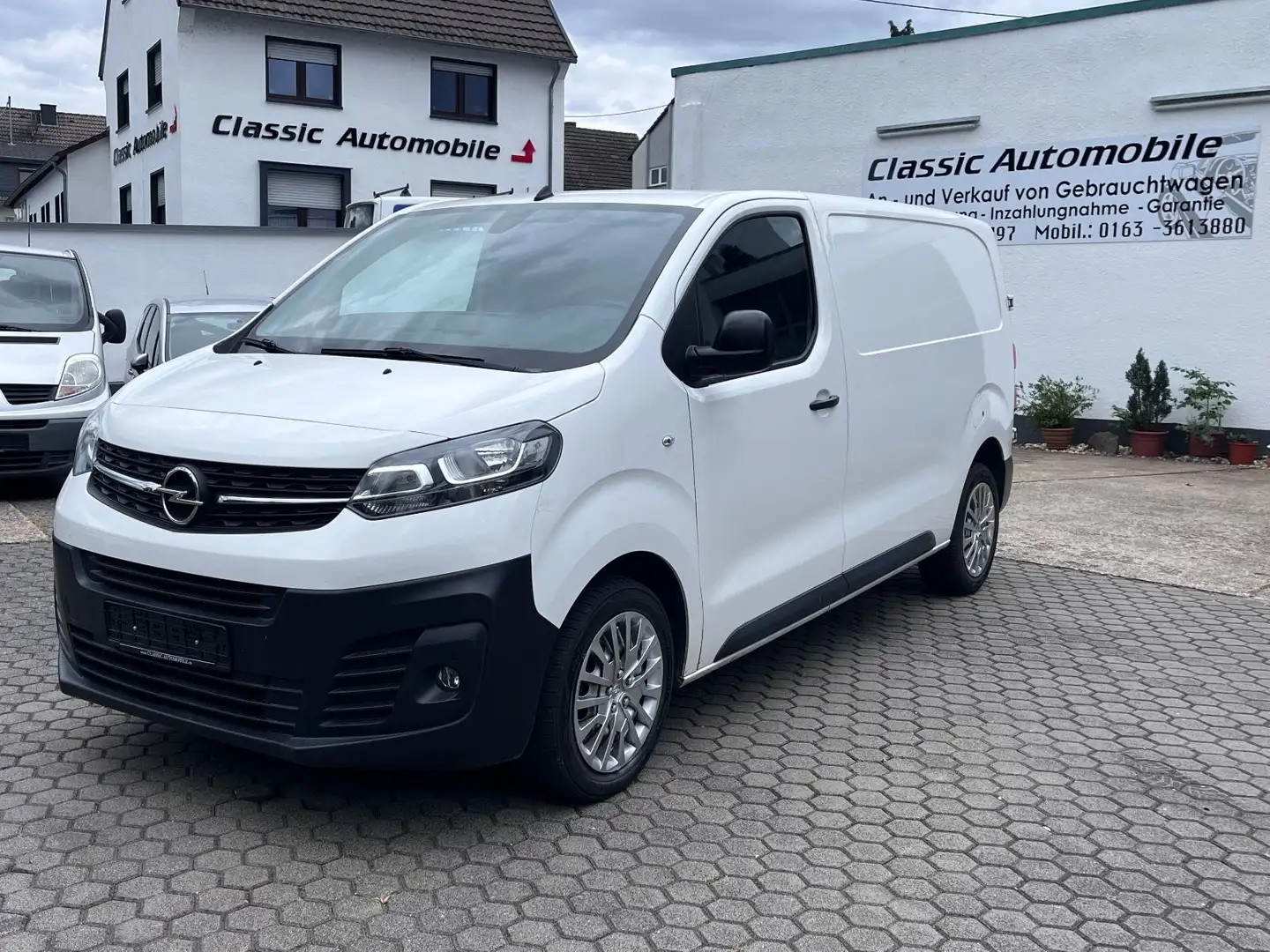 Opel Vivaro Kasten Edition M *Klima*1.Hand* Weiß - 1