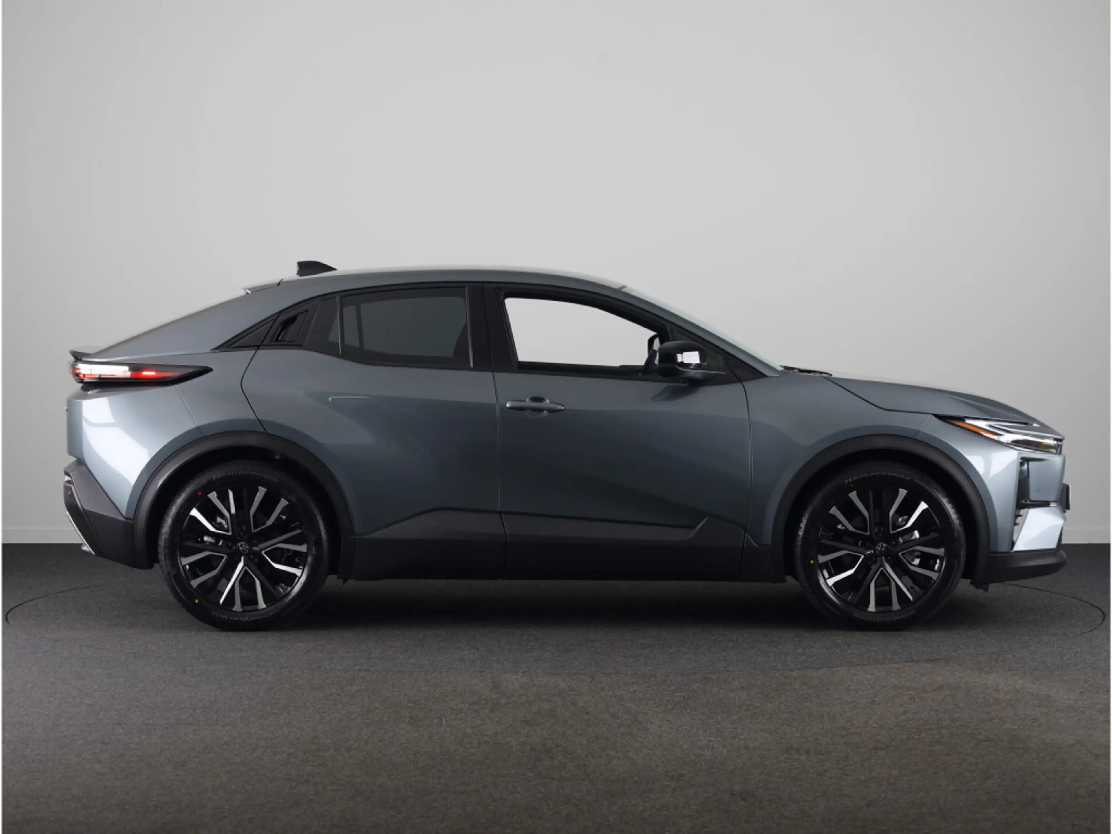 Toyota C-HR+ First Edition 77 kWh *NIEUW* — photo 3