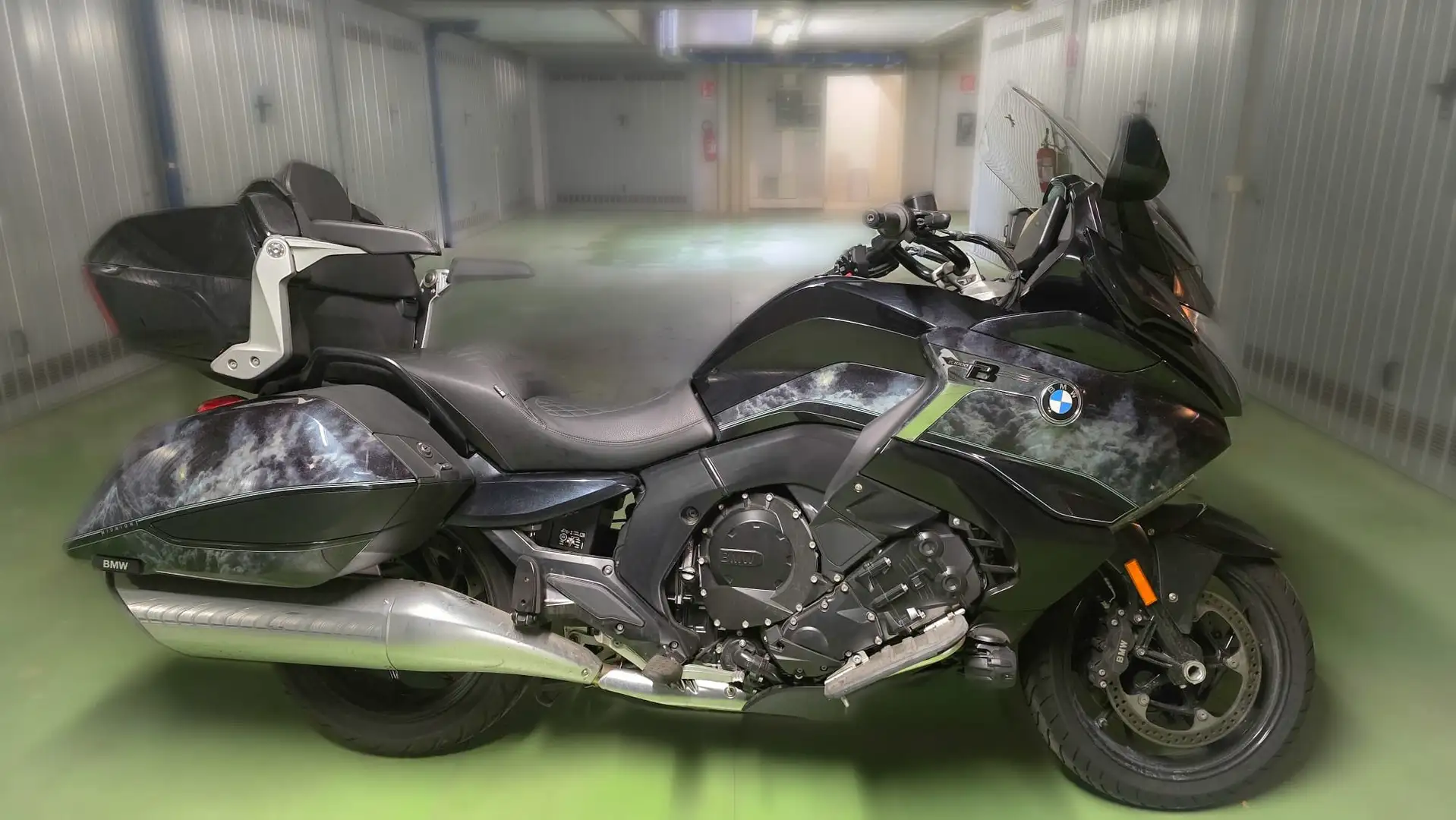 BMW K 1600 Grand America Option 719 Midnight - 1