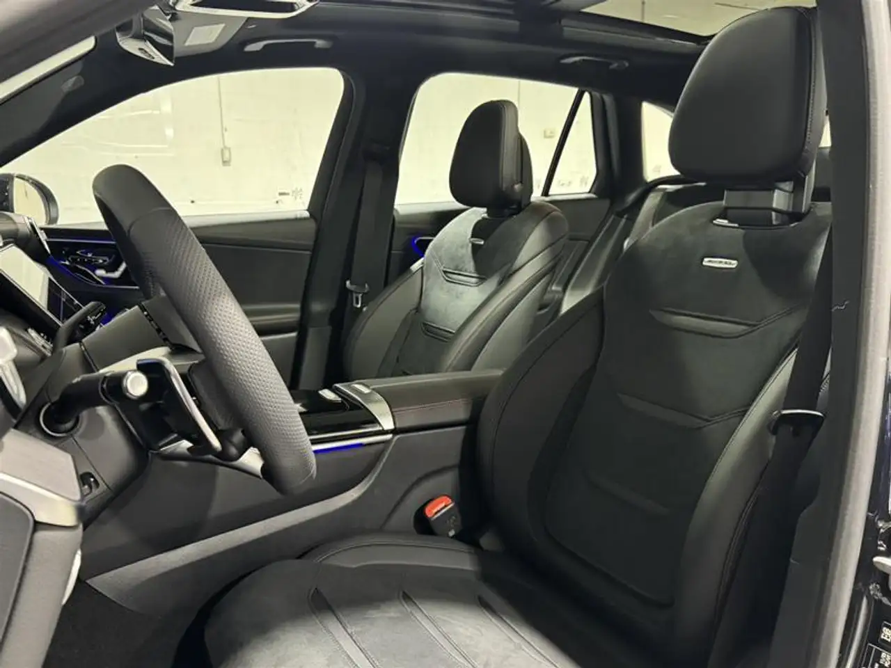 Mercedes-Benz GLC снимка Mercedes-Benz GLC