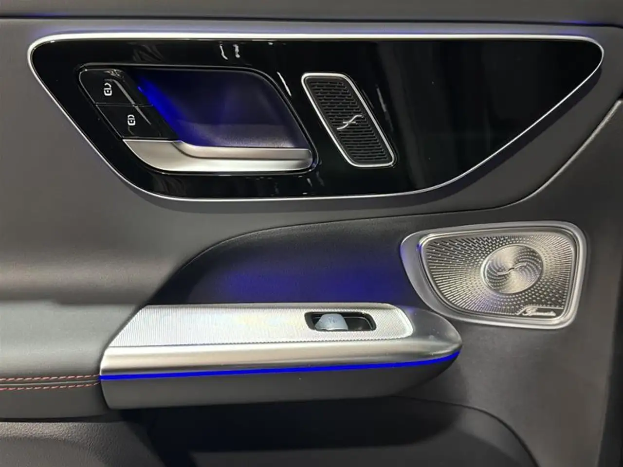 Mercedes-Benz GLC снимка Mercedes-Benz GLC