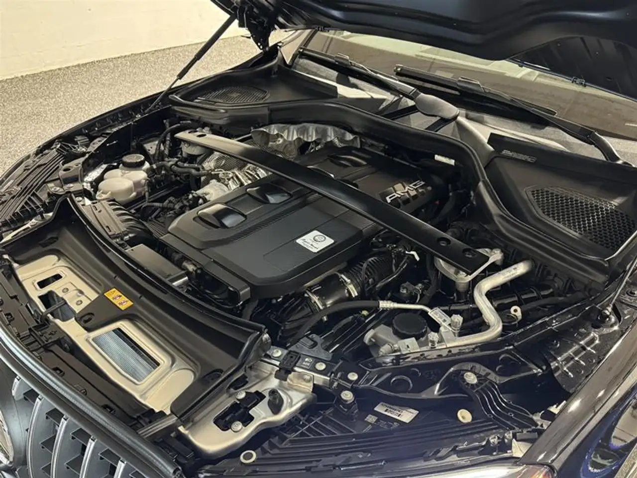 Mercedes-Benz GLC снимка Mercedes-Benz GLC