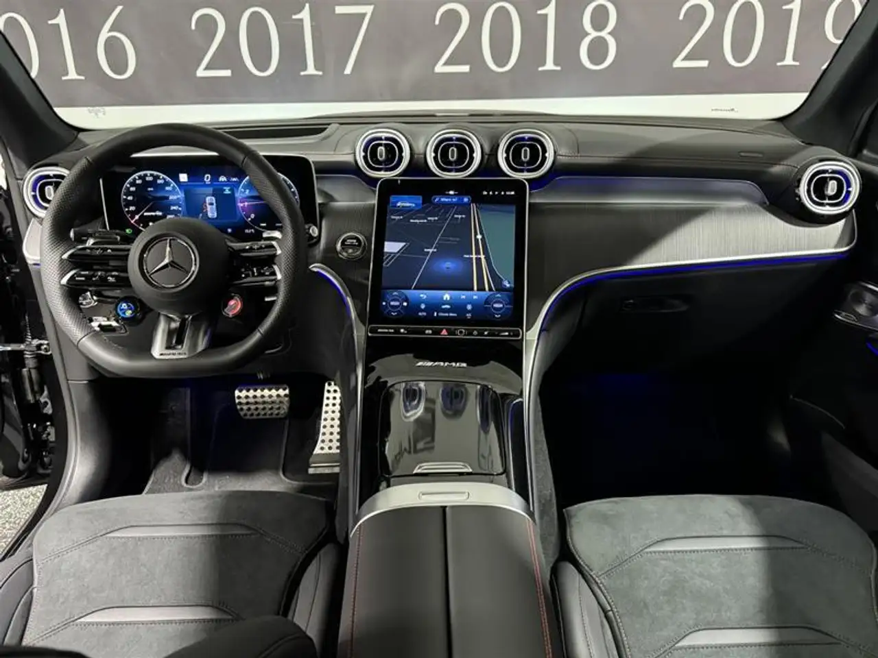 Mercedes-Benz GLC снимка Mercedes-Benz GLC