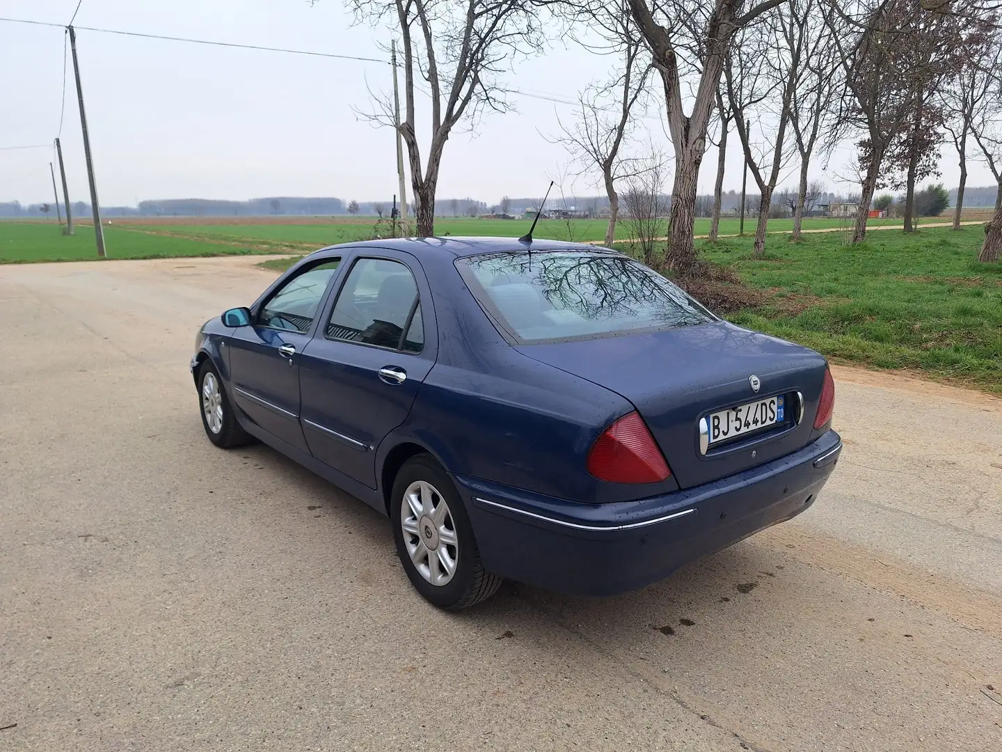 Lancia Lybra 1.9 jtd LX - 2