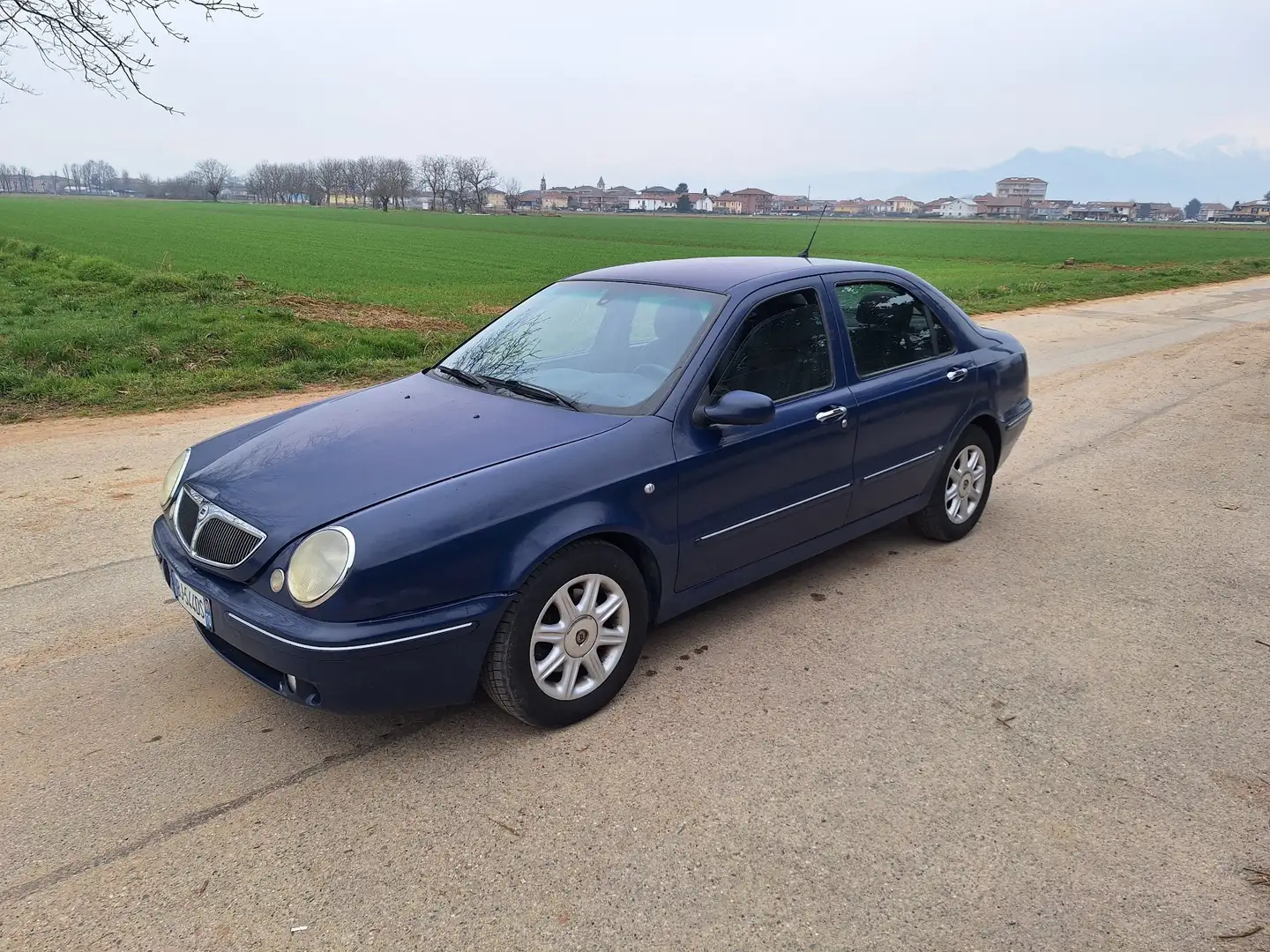 Lancia Lybra 1.9 jtd LX - 1
