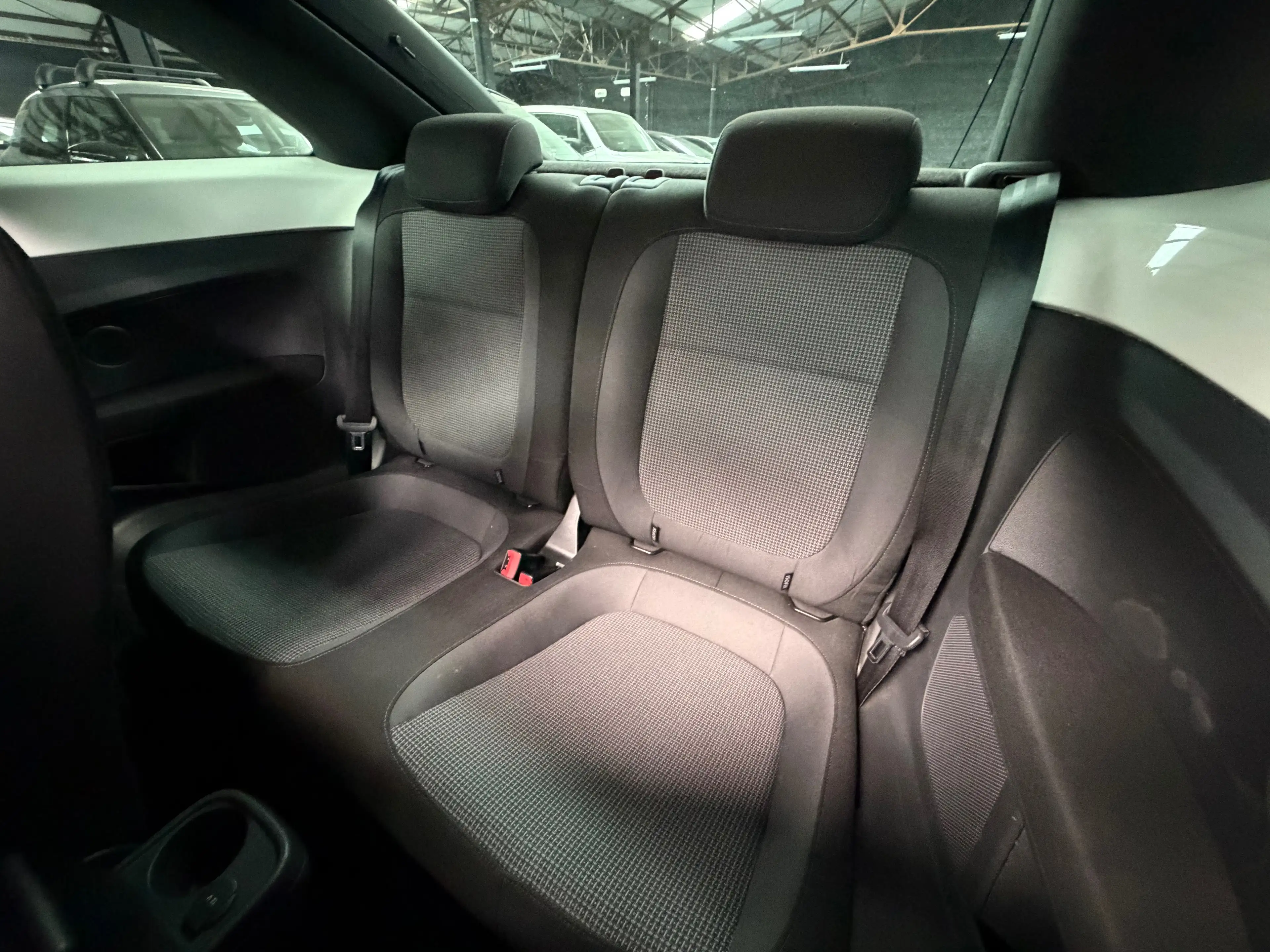 Volkswagen Beetle 1.2 TSI Design BMT * PANO * GPS * XENON * RADAR * CLIM * GARANTIE — photo 9