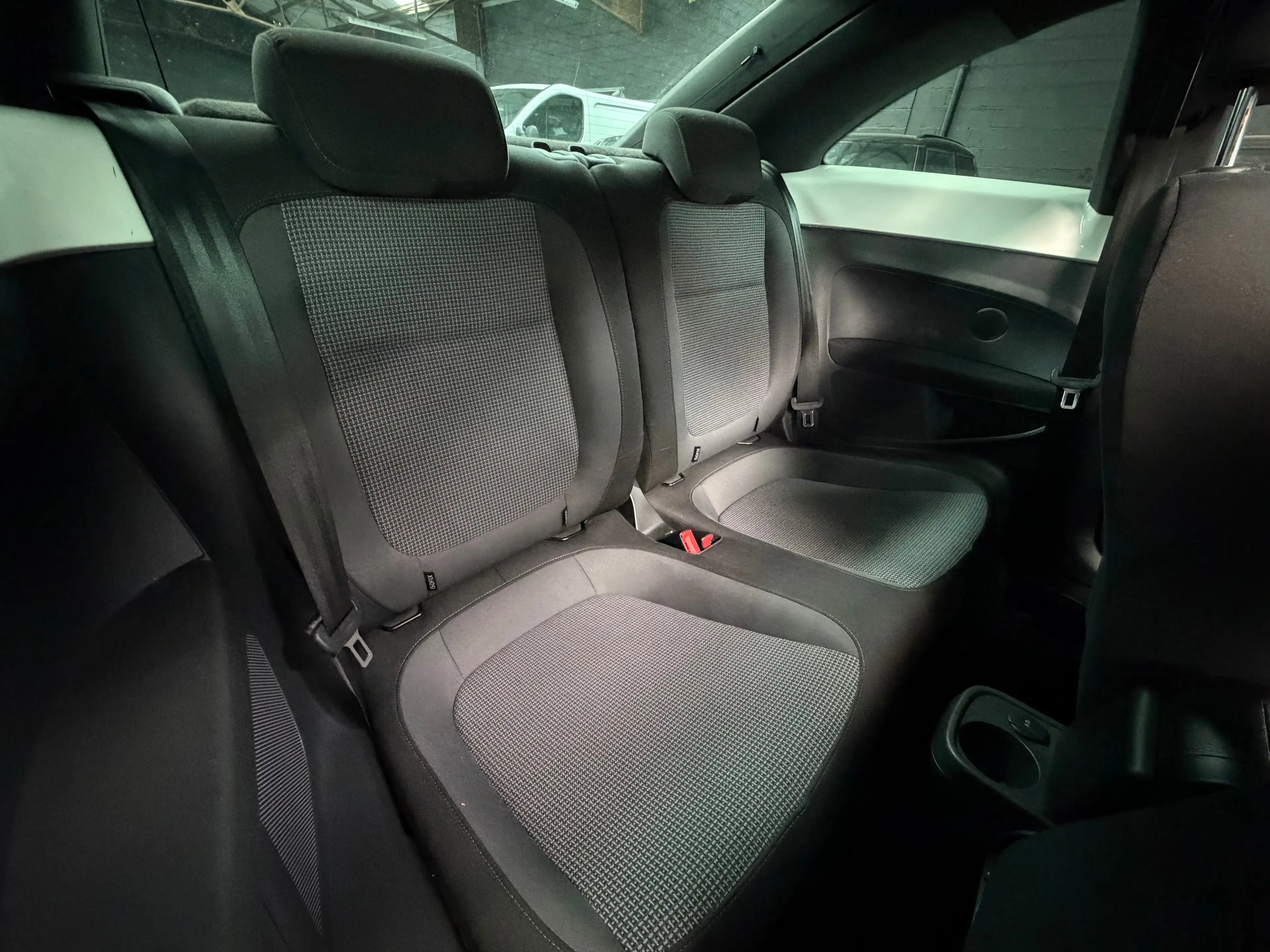 Volkswagen Beetle 1.2 TSI Design BMT * PANO * GPS * XENON * RADAR * CLIM * GARANTIE — photo 11