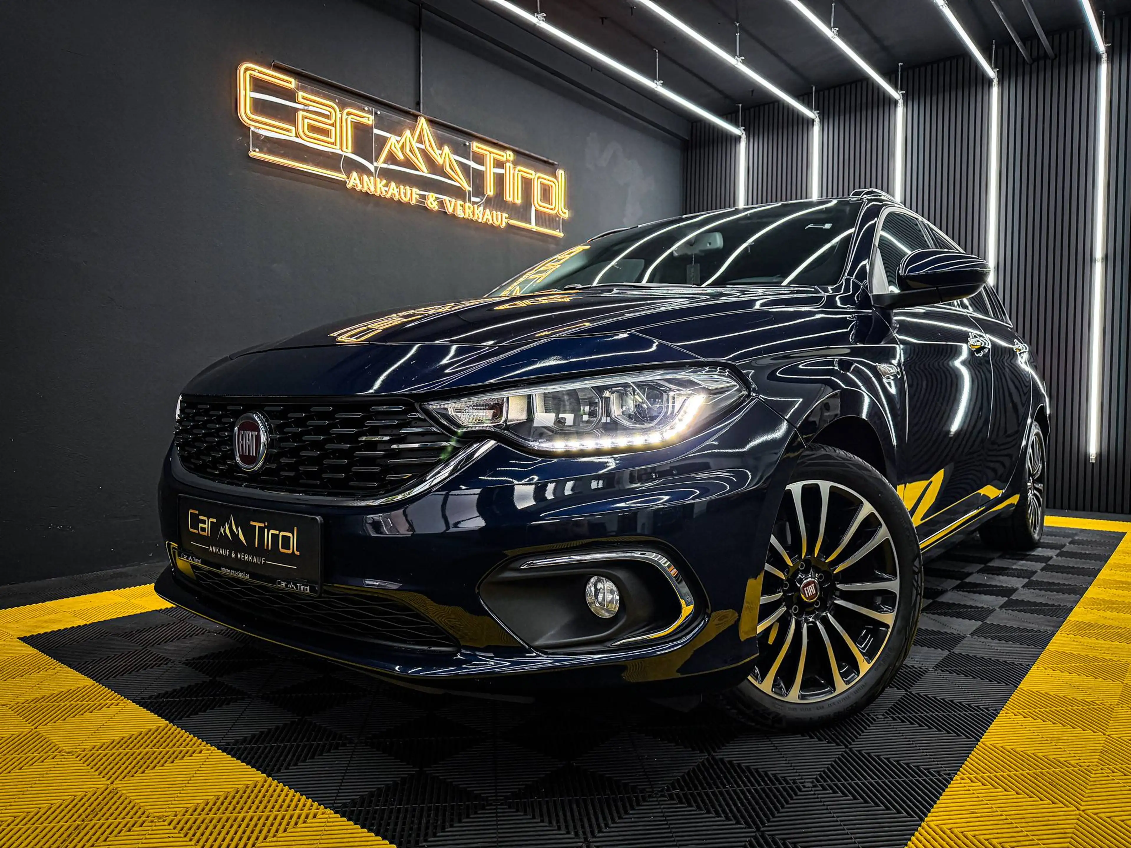 Fiat Tipo TIPO 1,6 MULTIJET II 120 Start & Stop Lounge | ERSTBESITZT | WENIG KM | PENSIONISTENFAHRZEUNG | RÜCKFAHRKAMERA