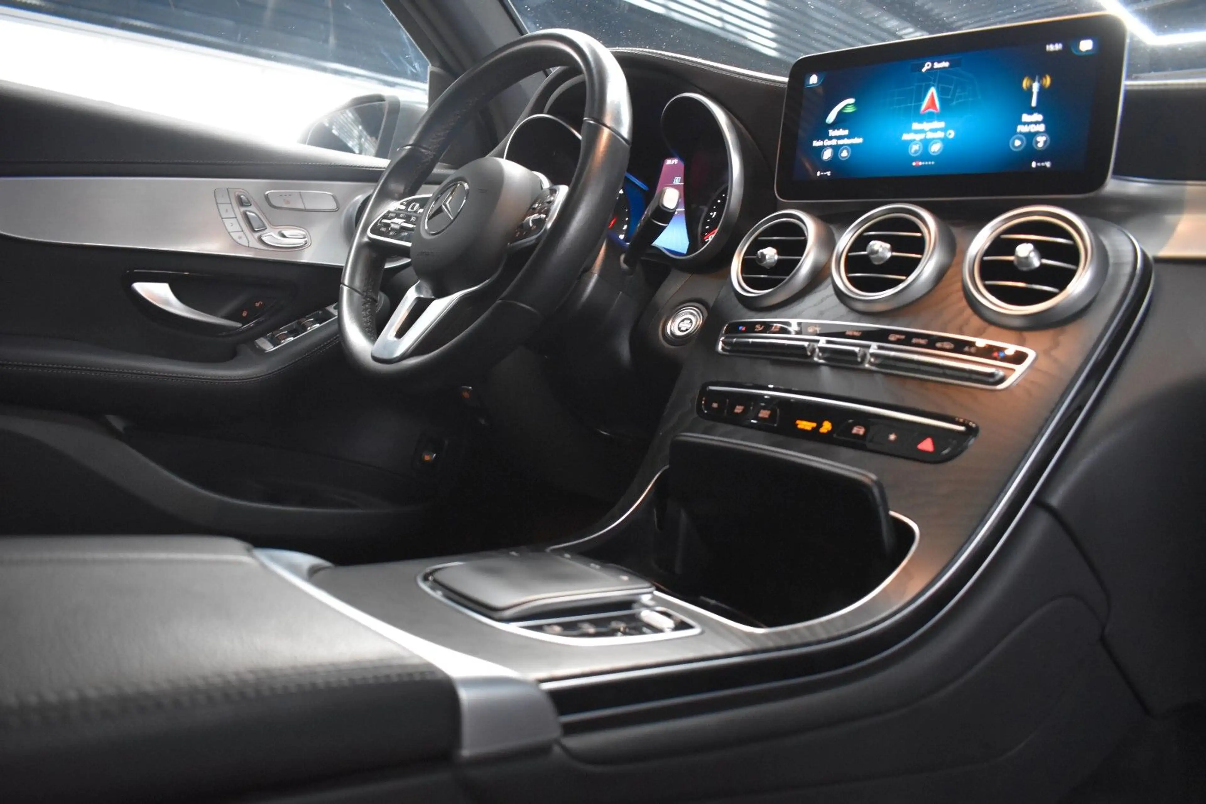 Mercedes-Benz GLC 220 d COUPE 4Matic*SCHIEBEDACH*KAMERA*LED* — photo 9