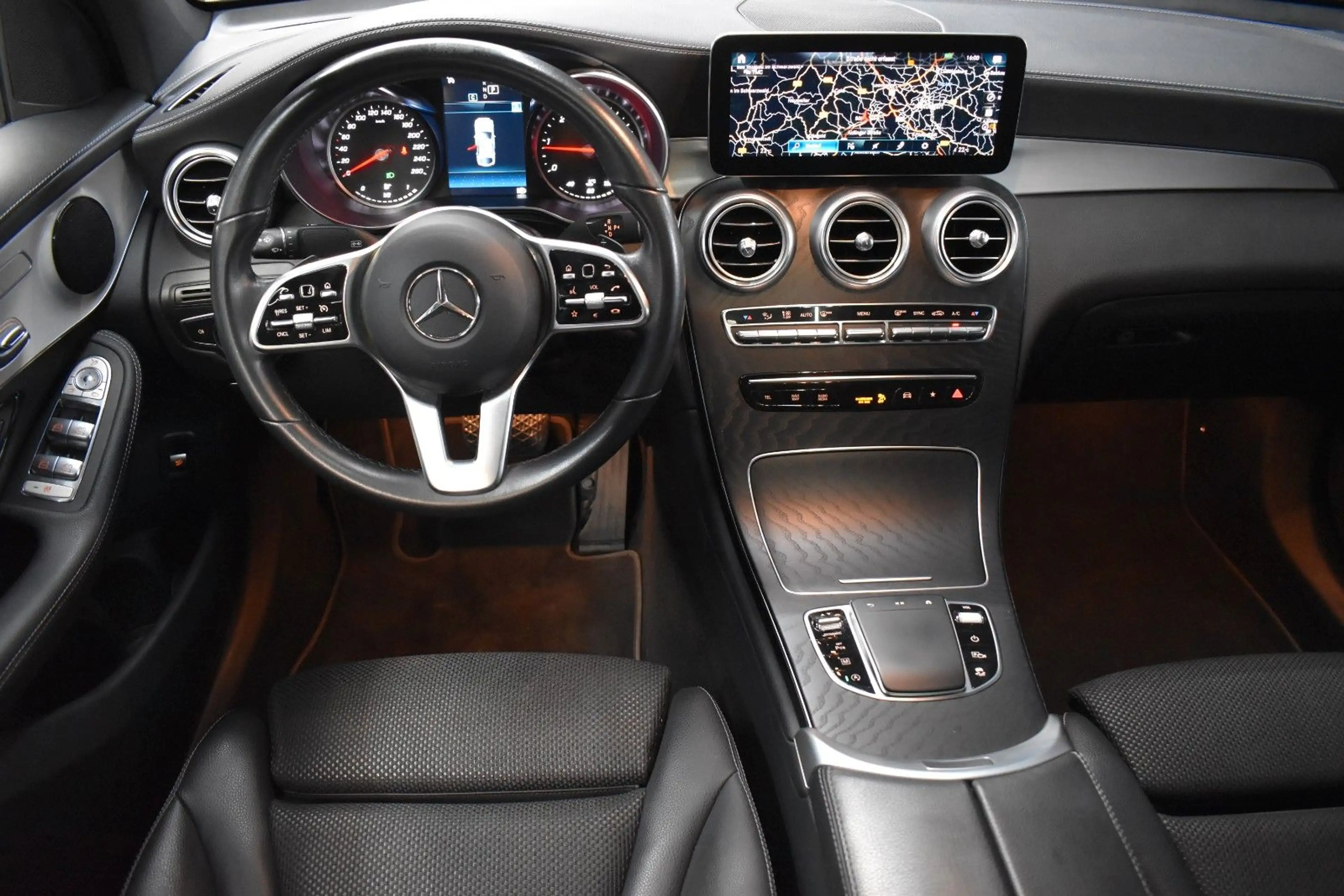 Mercedes-Benz GLC 220 d COUPE 4Matic*SCHIEBEDACH*KAMERA*LED* — photo 2