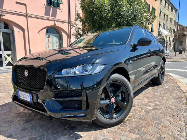 Jaguar F-Pace F-Pace 2.0d i4 R-Dynamic awd 180cv auto my19