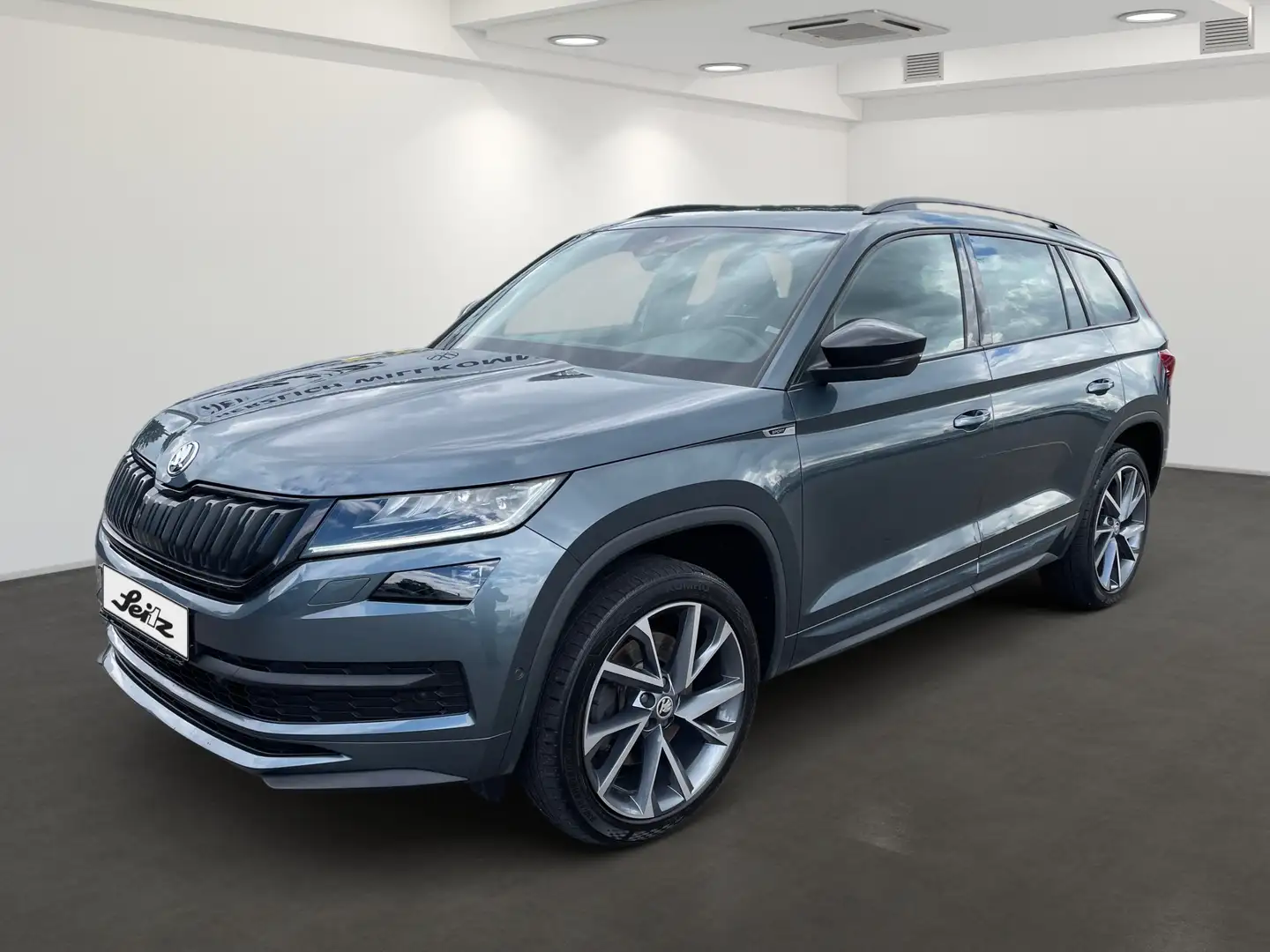 Skoda Kodiaq 2.0 TDI 4x4 Sportline *AHK*LED*KAMERA*NAVI* Šedá - 2