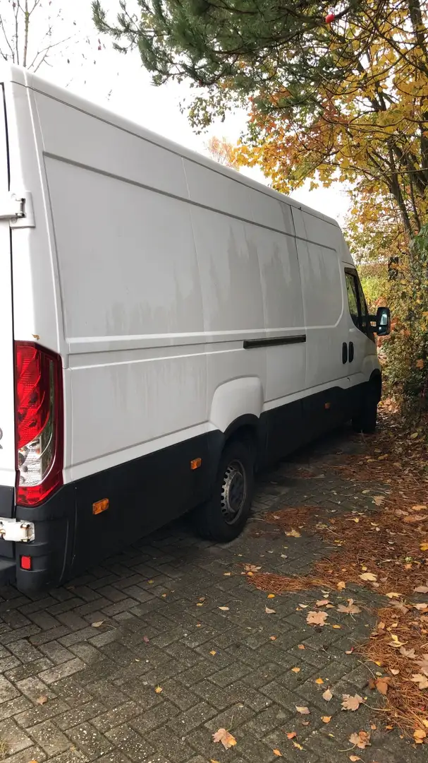 Iveco Daily 35 S 13 V Weiß - 2