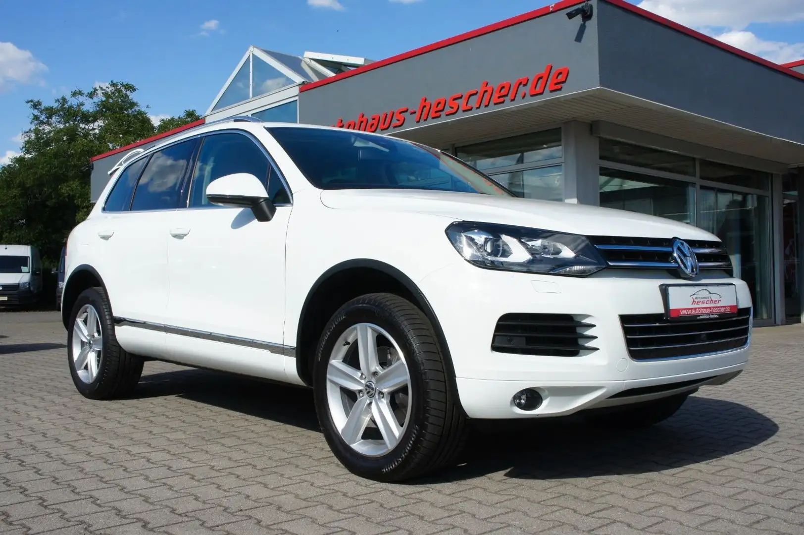 Volkswagen Touareg 3.0 TDI V6 4Motion tiptronic *STANDHZG* Biały - 2