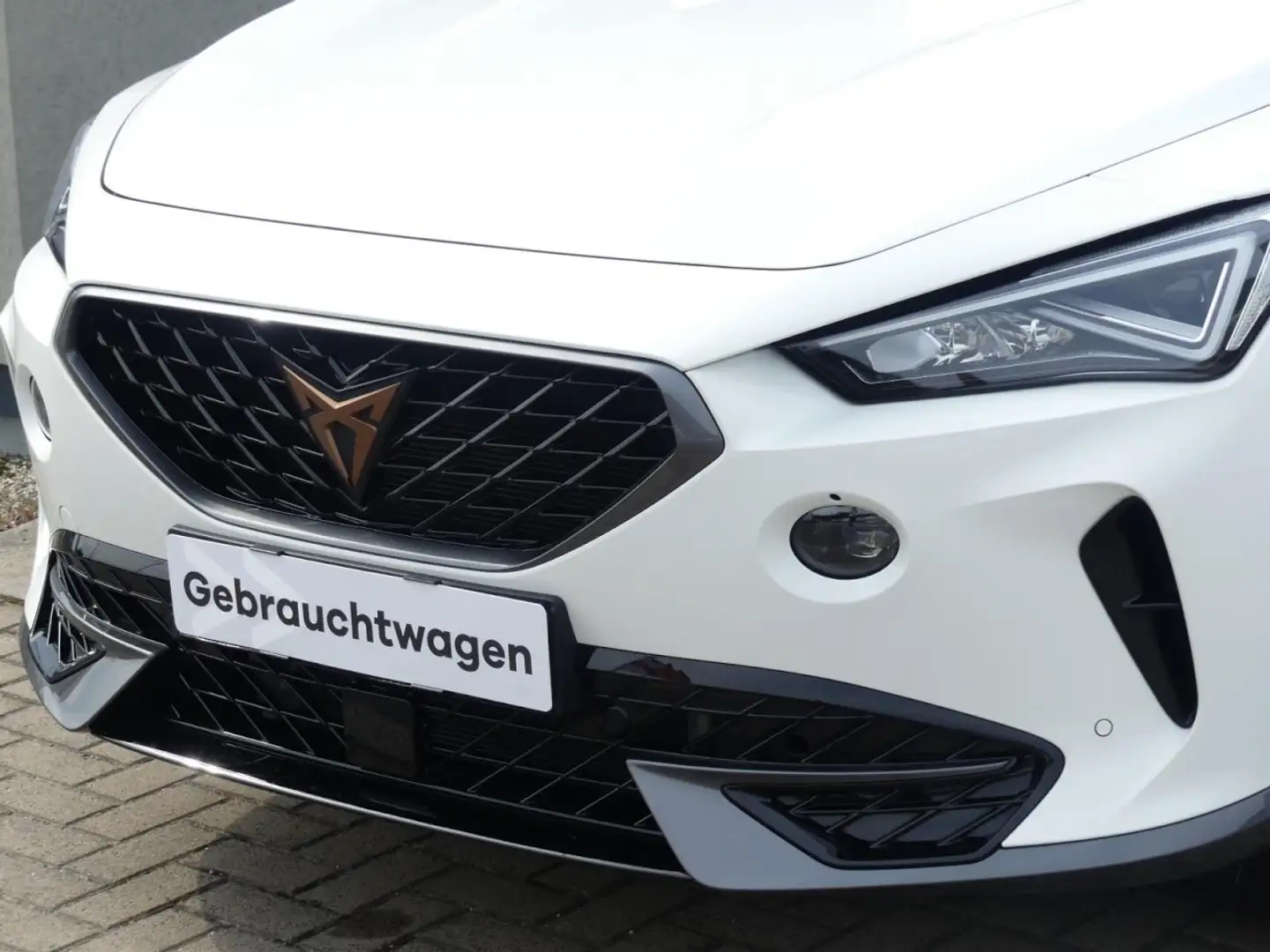 CUPRA Formentor VZ 2.0 TSI 4Drive 7-Gang-DSG Pano,Navi Klima Navi Weiß - 2