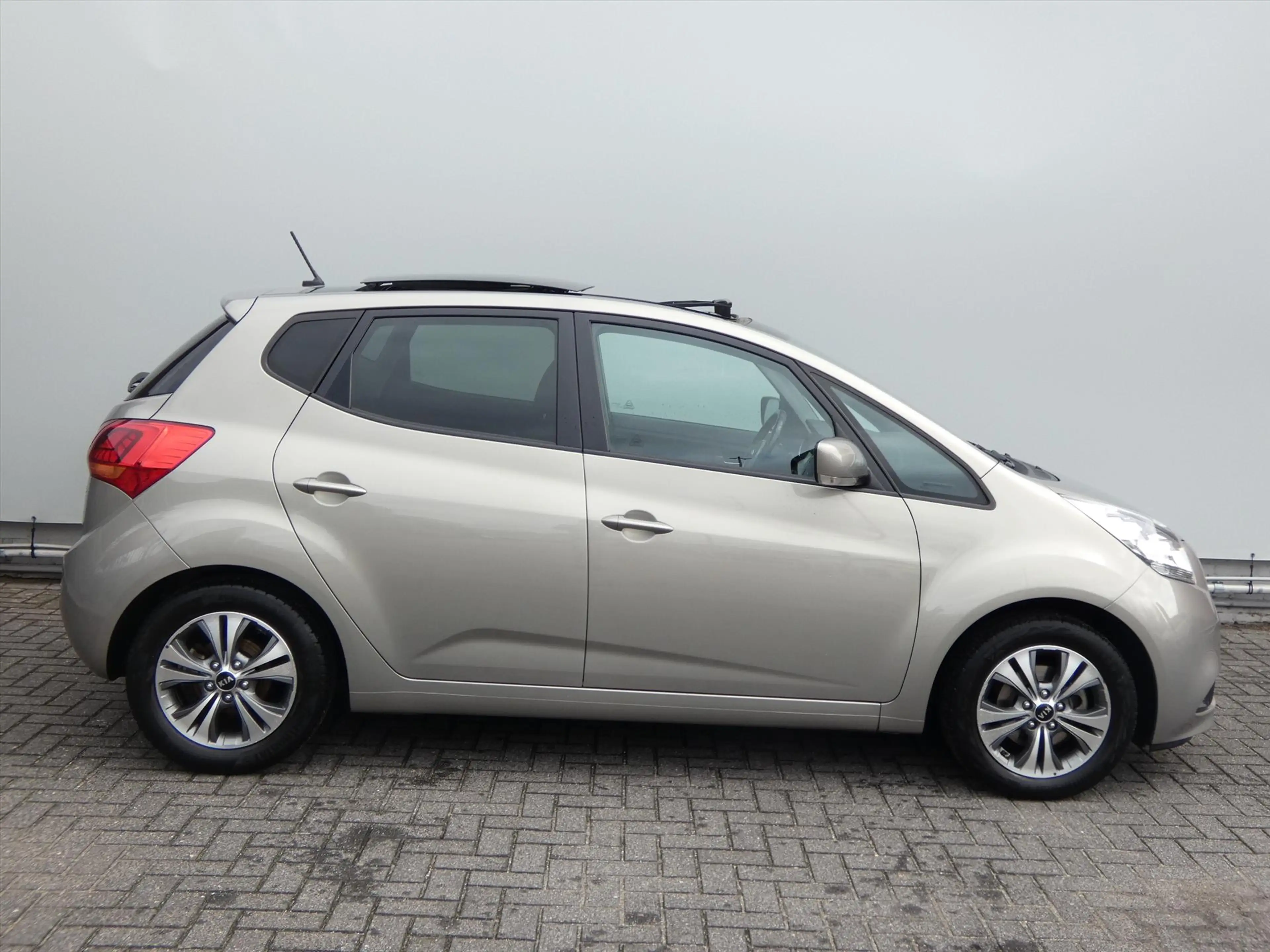 Kia Venga 1.4 CVVT 90pk Summer Edition / Trekhaak — photo 4