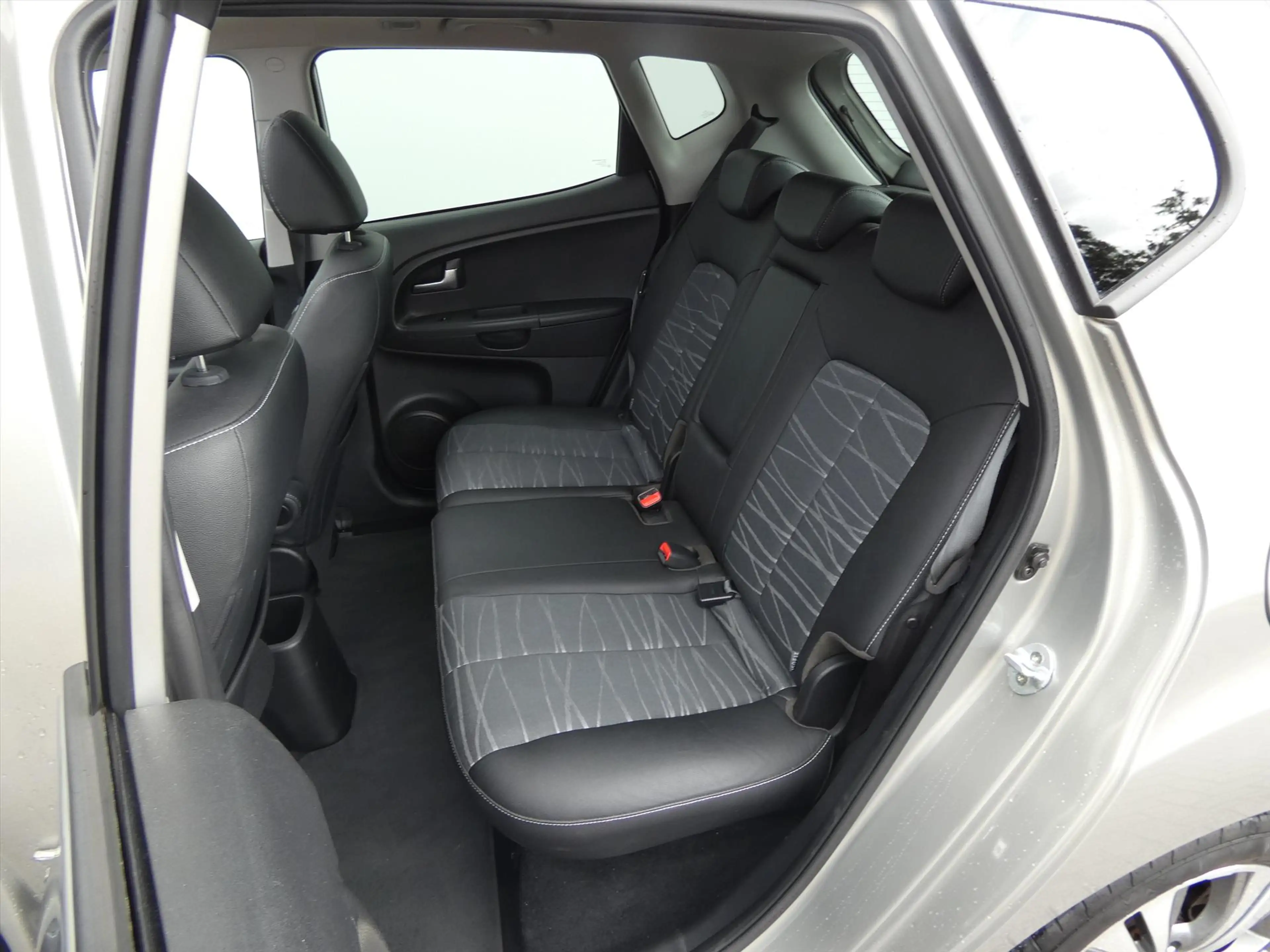 Kia Venga 1.4 CVVT 90pk Summer Edition / Trekhaak — photo 14