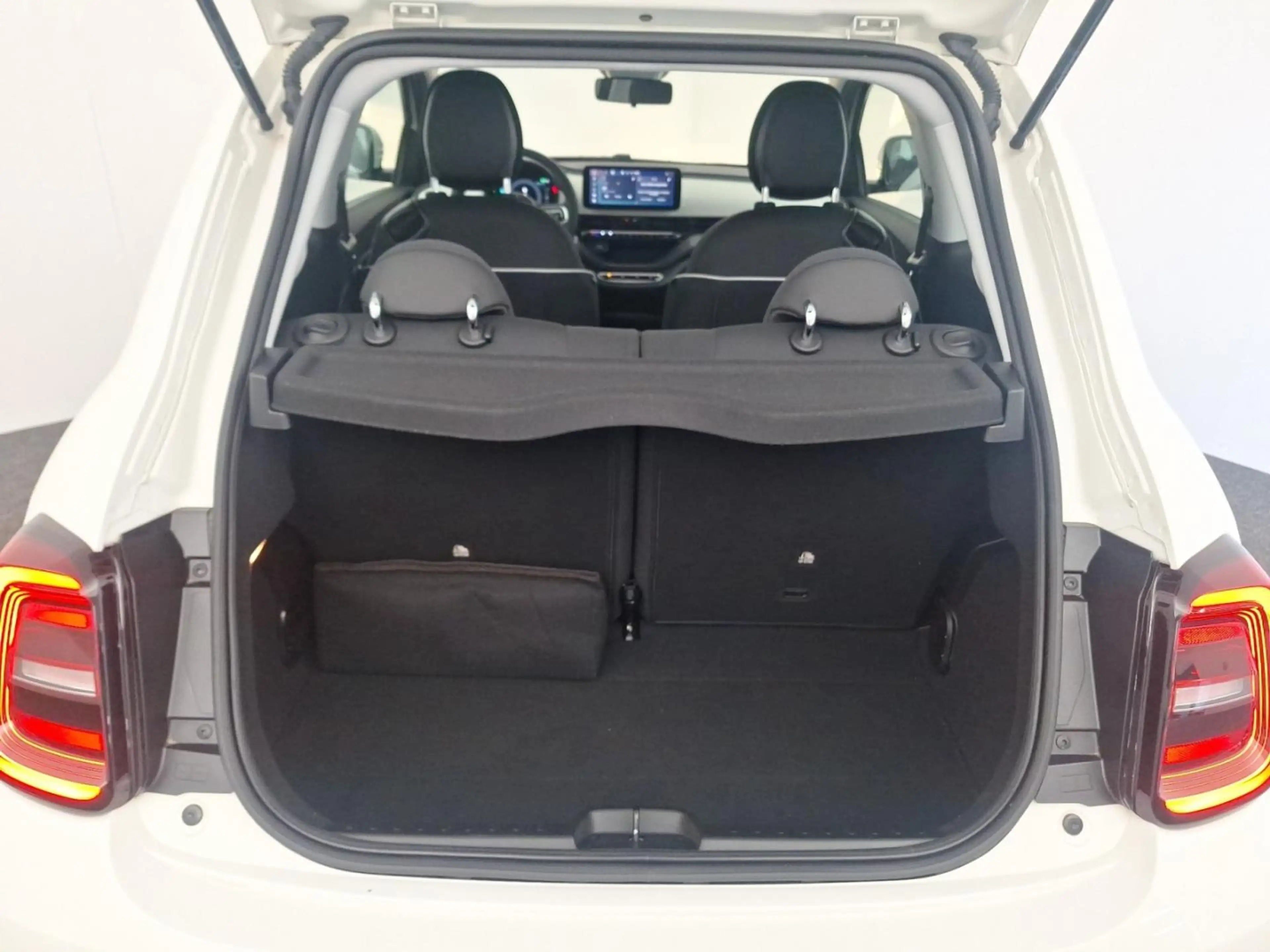 Fiat 500e ICON 42kWh 118pk*CAMERA ACHTER*SENSOREN VOOR EN AC — photo 6