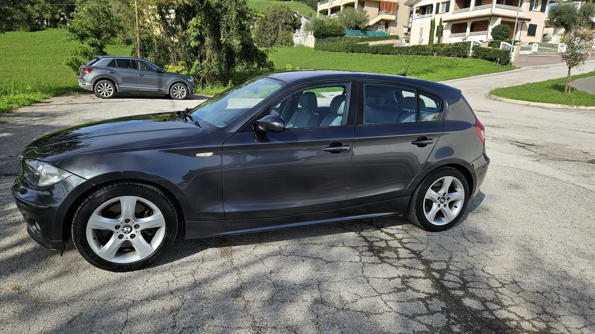 BMW 130 130i Futura - 2