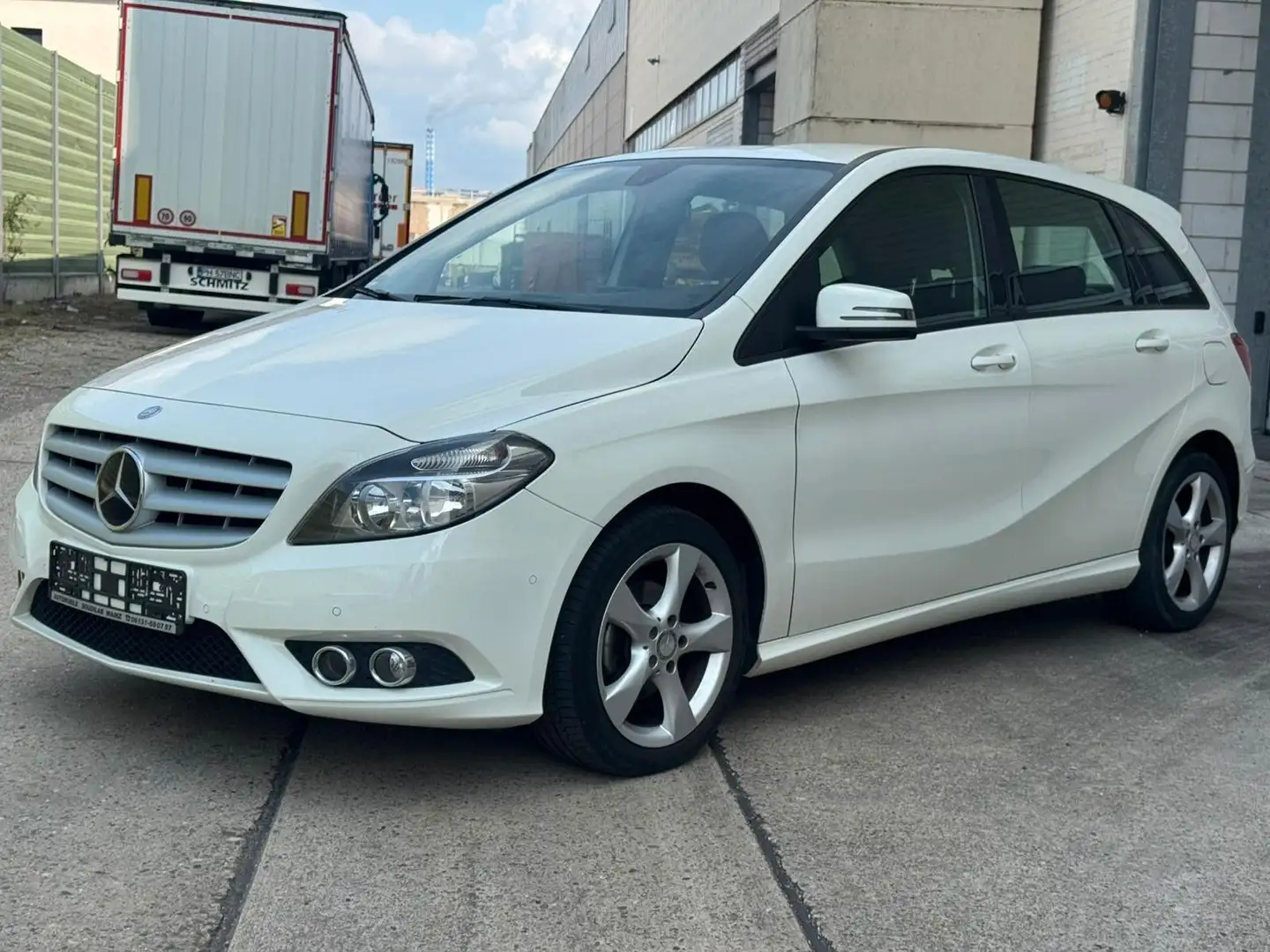 Mercedes-Benz B 180 CDI BlueEFFICIENCY Edition Weiß - 1