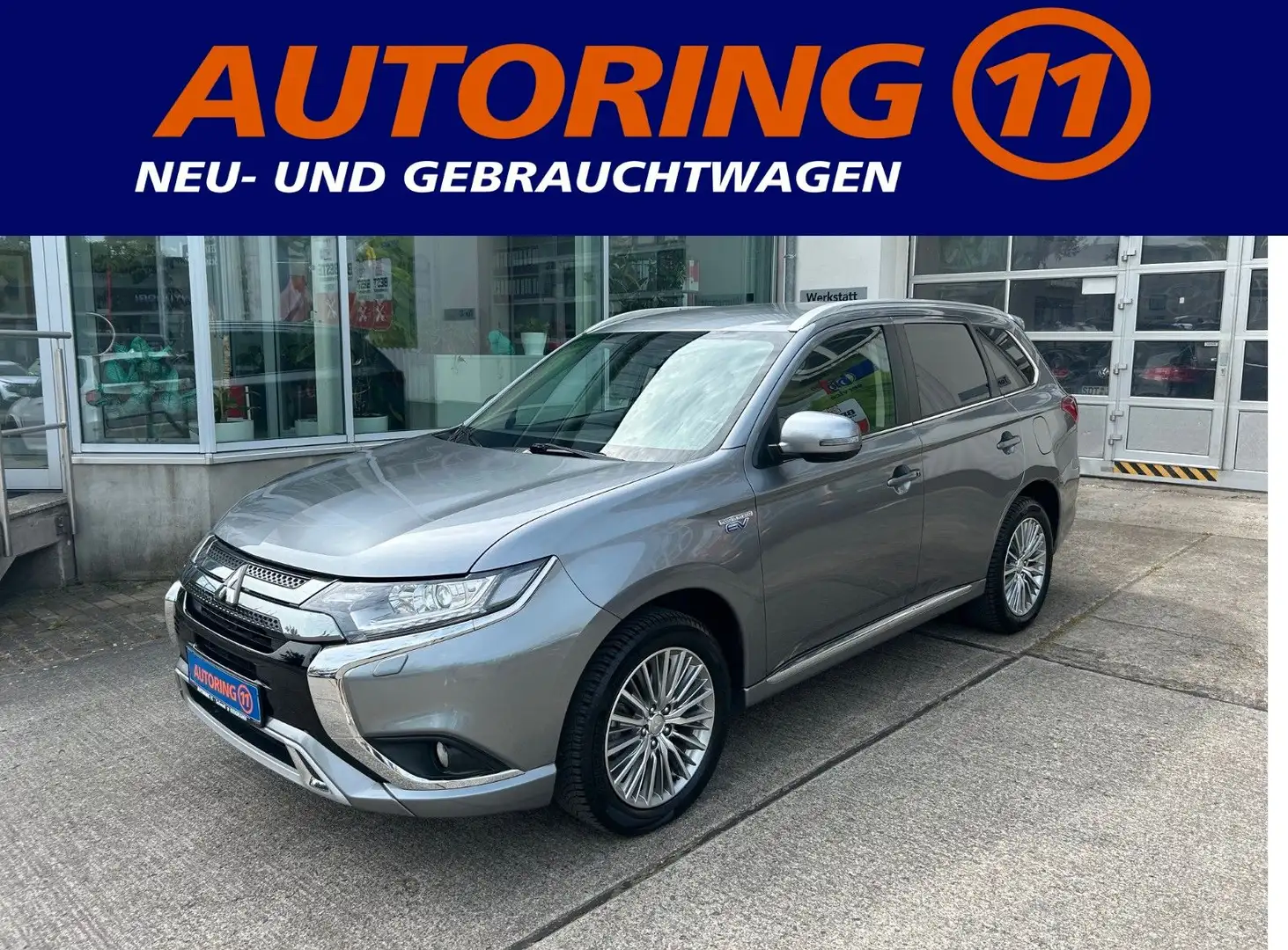Mitsubishi Outlander 2.4 PHEV 4WD Diamant NAVI*KAMERA*AHK Grau - 1