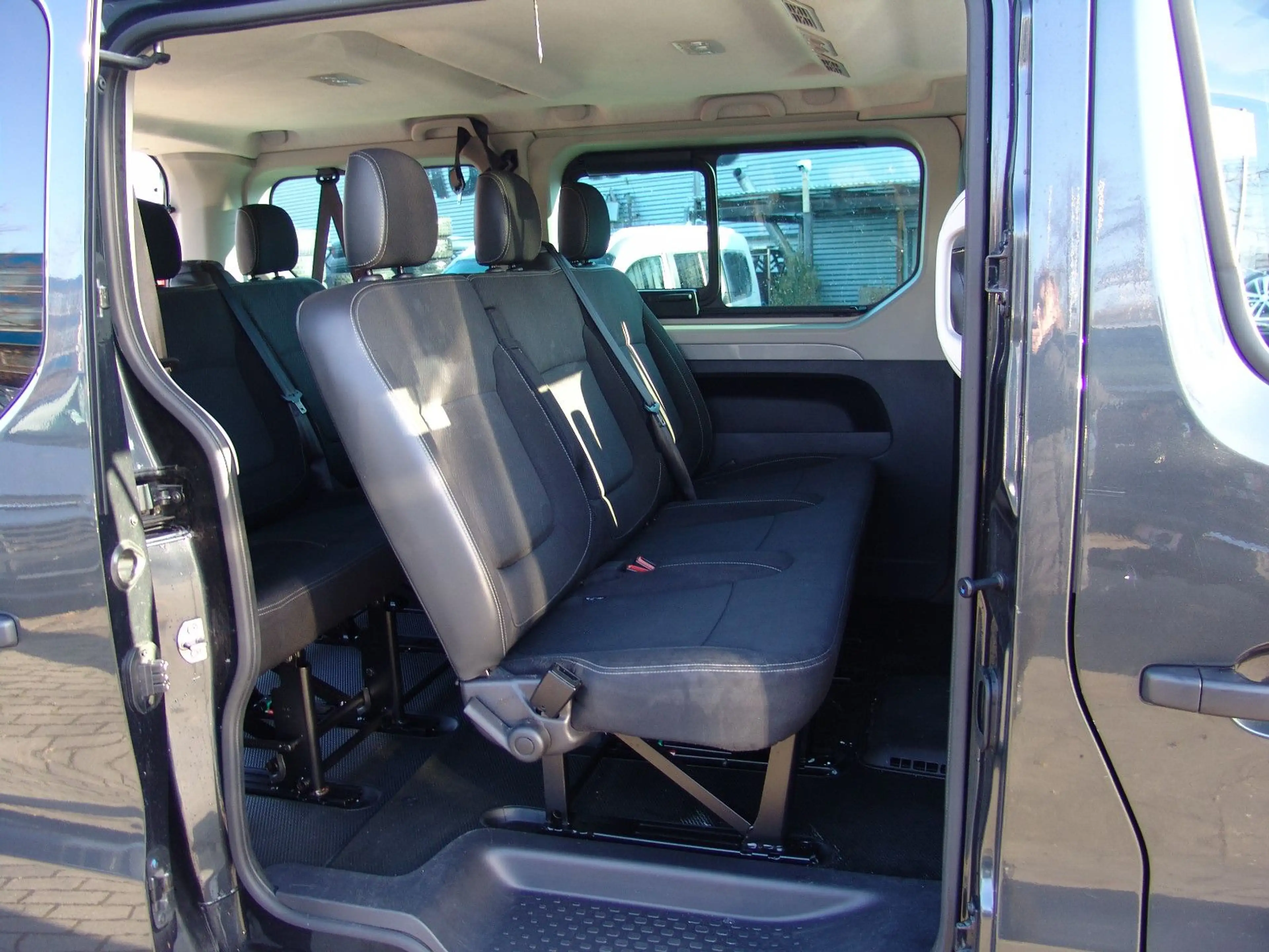 Renault Trafic Life-neuestes Modell/AUTOM/NAVI/9Si — photo 7