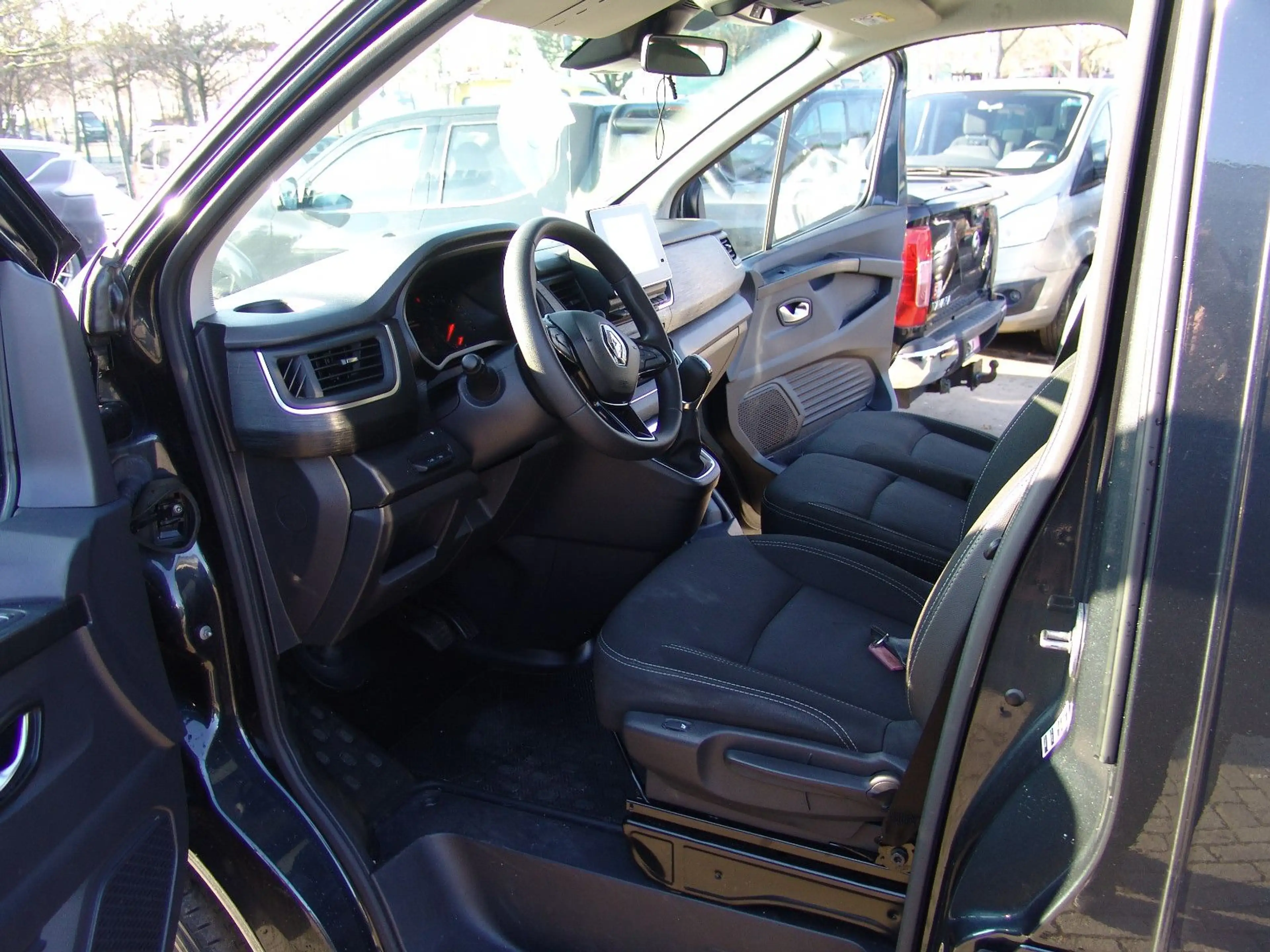 Renault Trafic Life-neuestes Modell/AUTOM/NAVI/9Si — photo 5