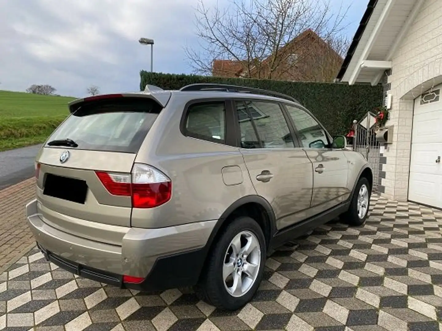 BMW X3 3.0d Aut. Allrad Złoty - 2
