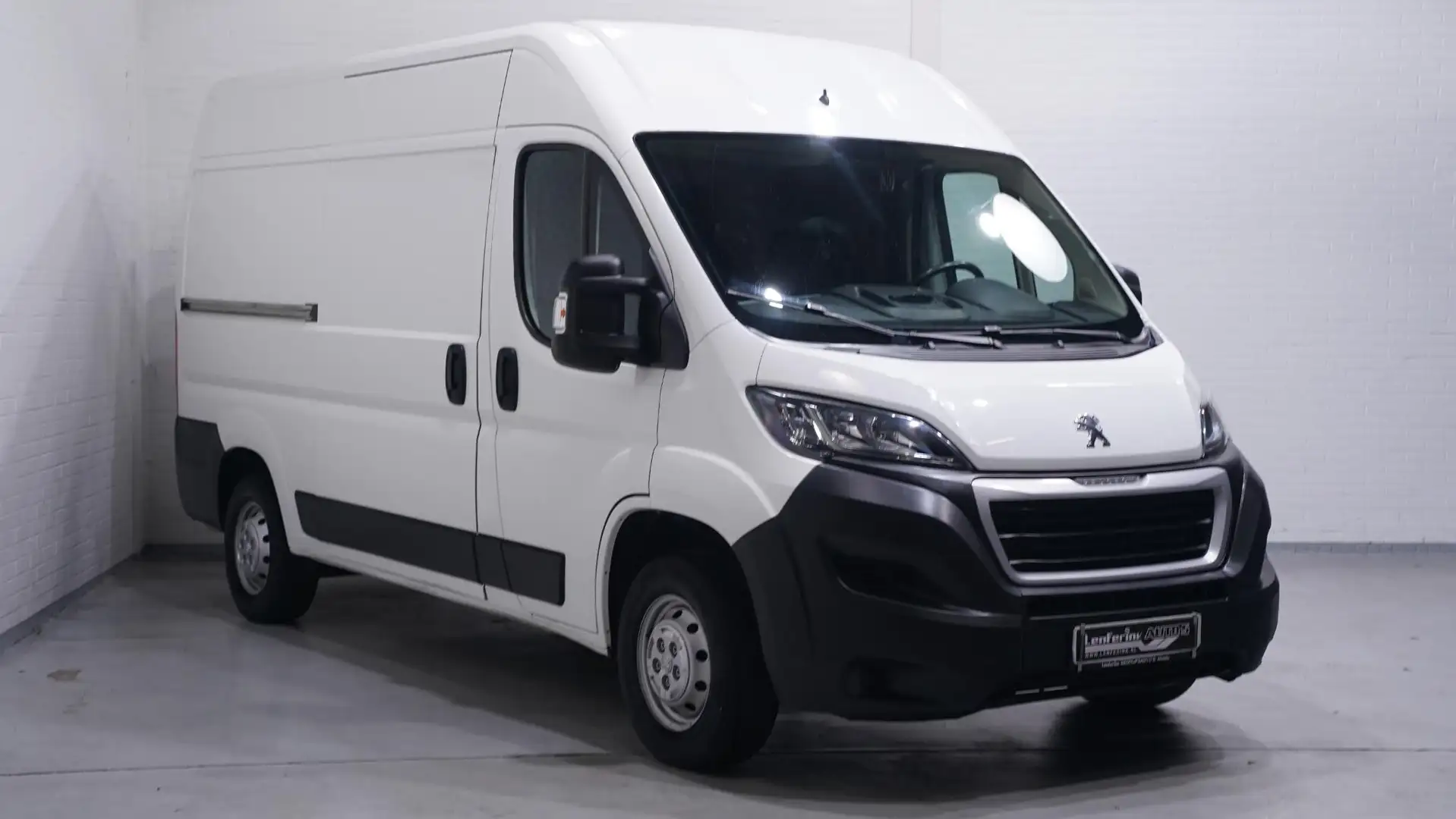 Peugeot Boxer 2.0 BlueHDI 130 pk L2H2 Premium Airco Cruise Contr Blanc - 2