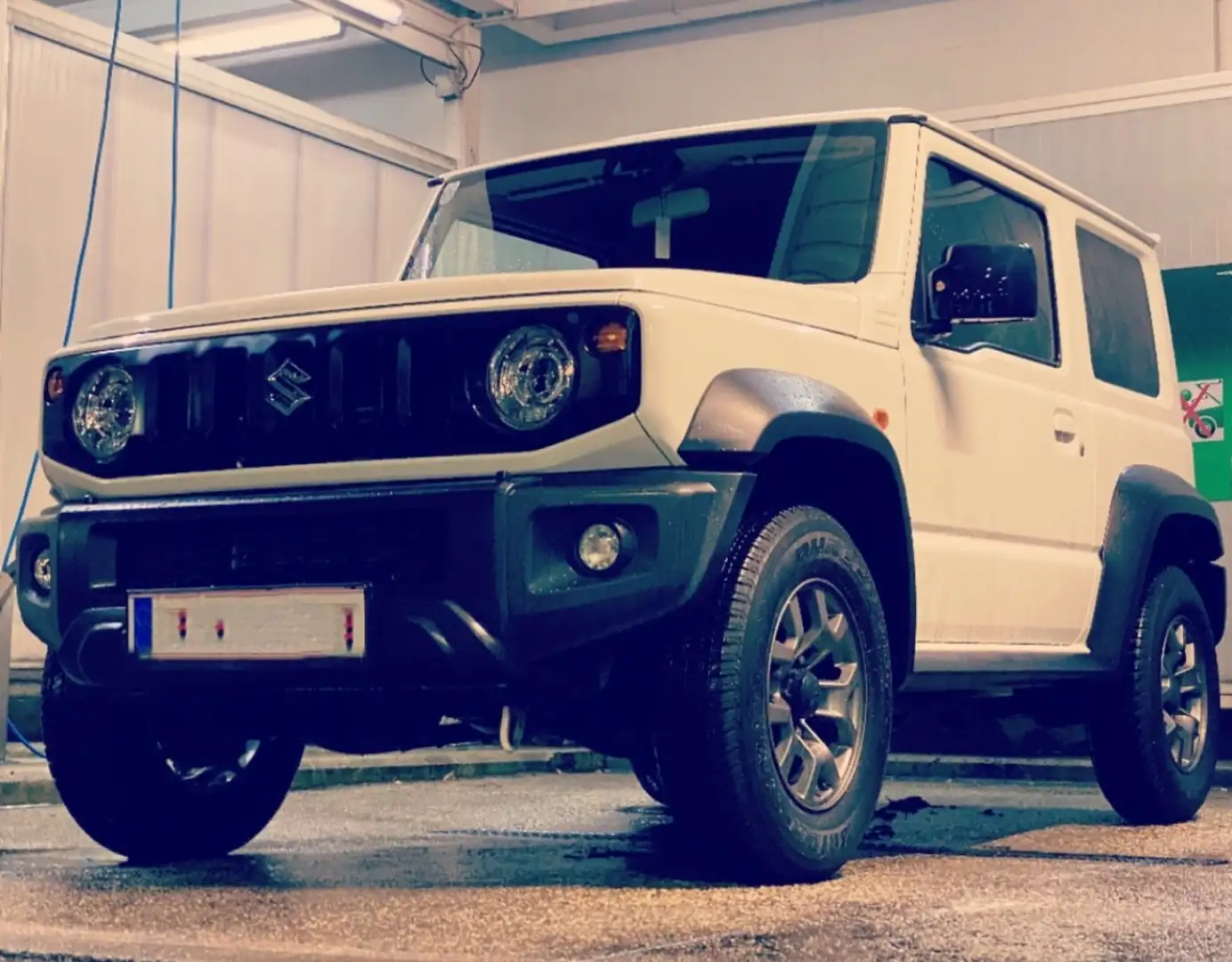 Suzuki Jimny 1,5 VVT Allgrip Flash Weiß - 1