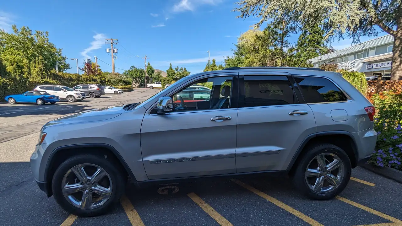 Jeep Grand Cherokee снимка Jeep Grand Cherokee