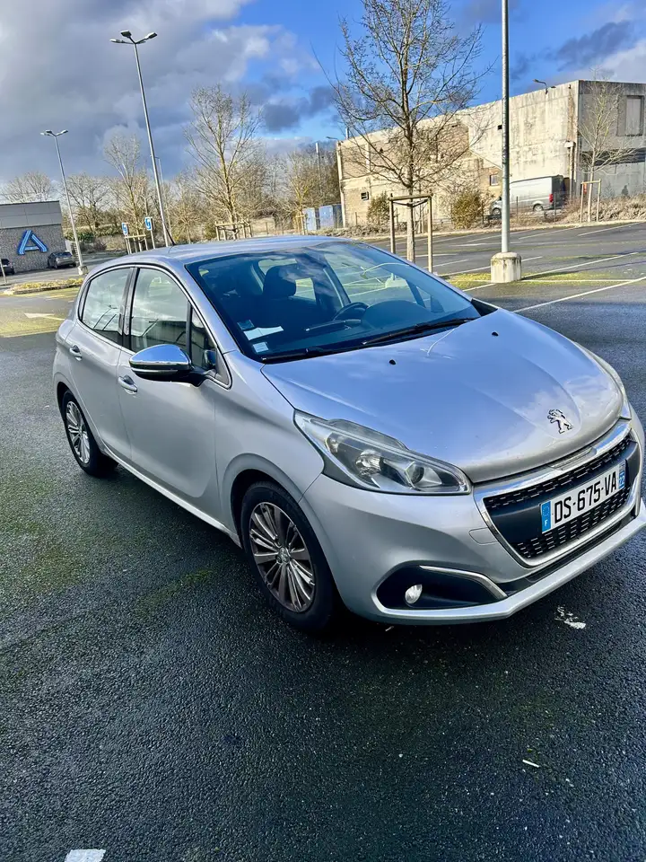 Peugeot 208 208 — photo 6