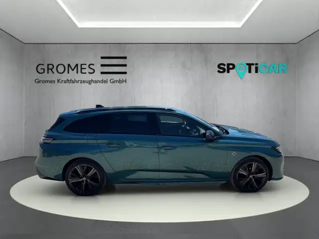 Peugeot 308 SW view 2