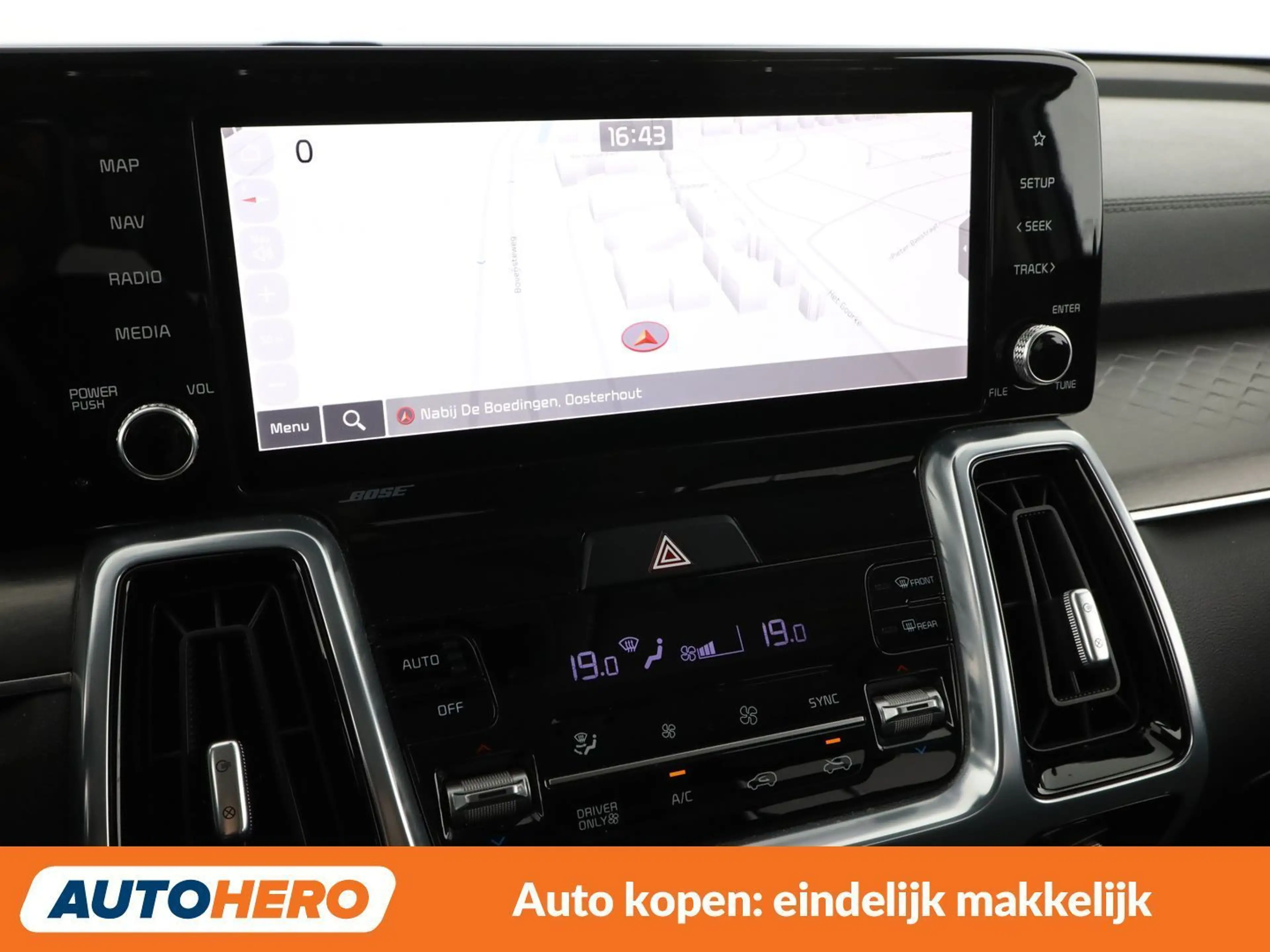 Kia Sorento 1.6 TGDI Plug-in Hybrid Spirit 4WD — photo 21