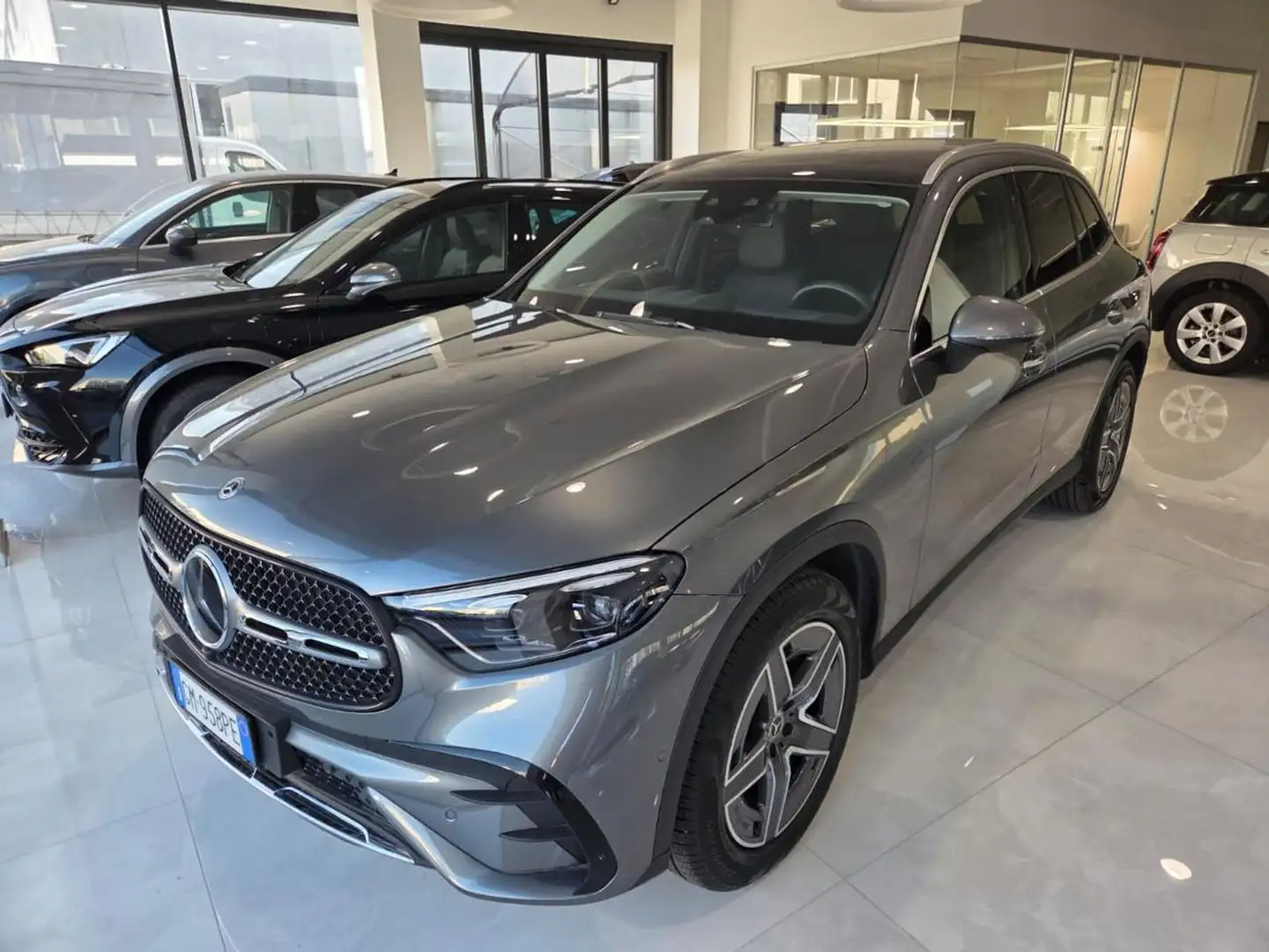 Mercedes-Benz GLC 300 4Matic Mild Hybrid AMG Premium Plus Full Optional Gris - 1