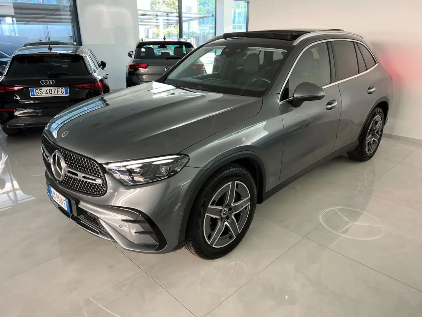 Mercedes-Benz GLC 300 4Matic Mild Hybrid AMG Premium Plus Full Optional Gris - 1