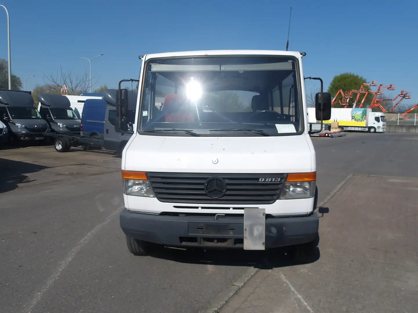 Mercedes-Benz Vario 813 (Stock ID 758) Alb - 2