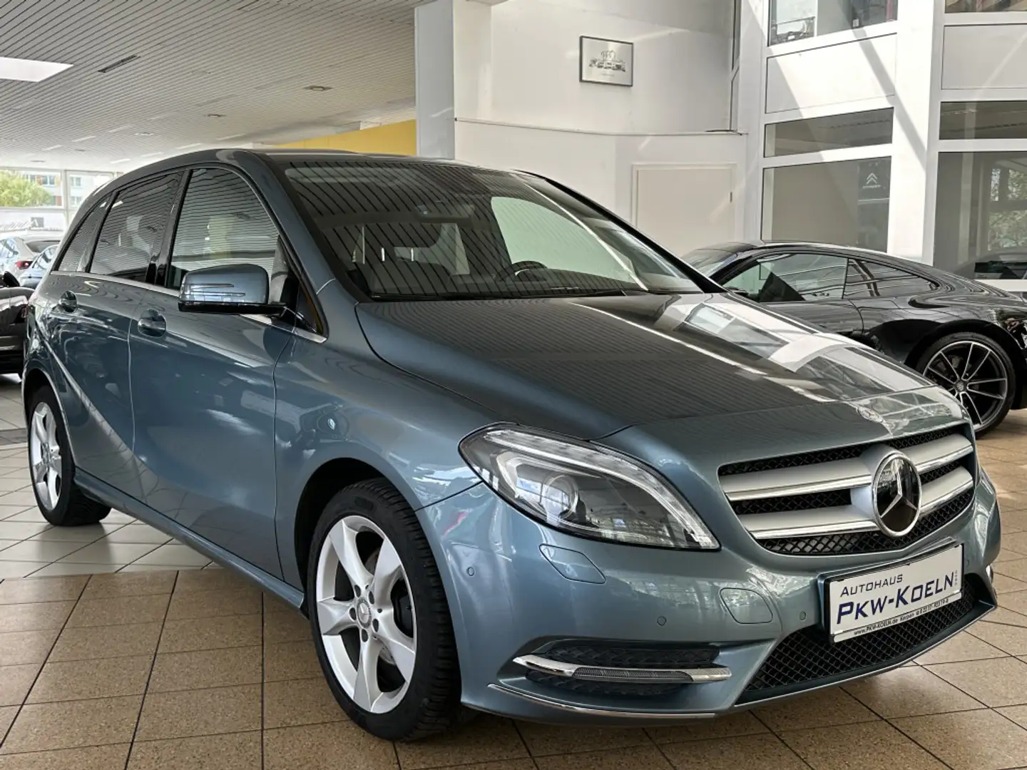 Mercedes-Benz B 200 CDI 7G-DCT SPORTPAKET *Bi XENON*NAVi*SPuR* Blau - 2