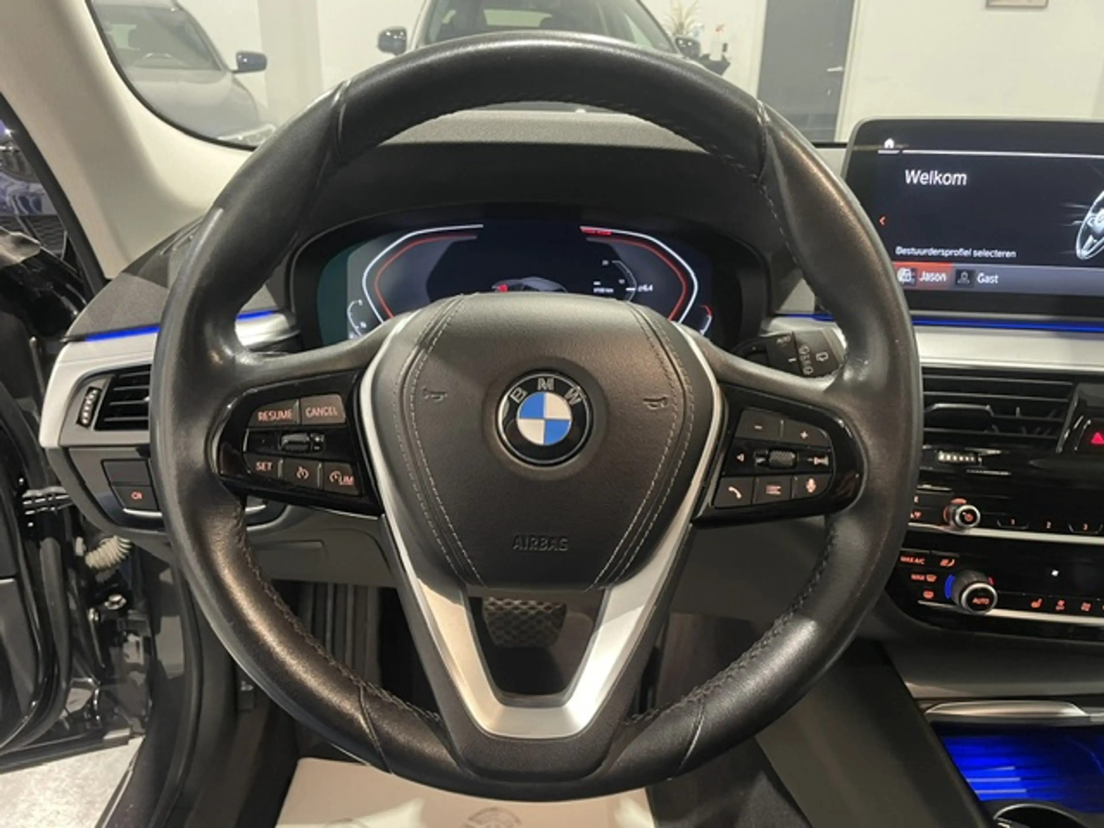 BMW 520 Touring 520iA MHEV — photo 12