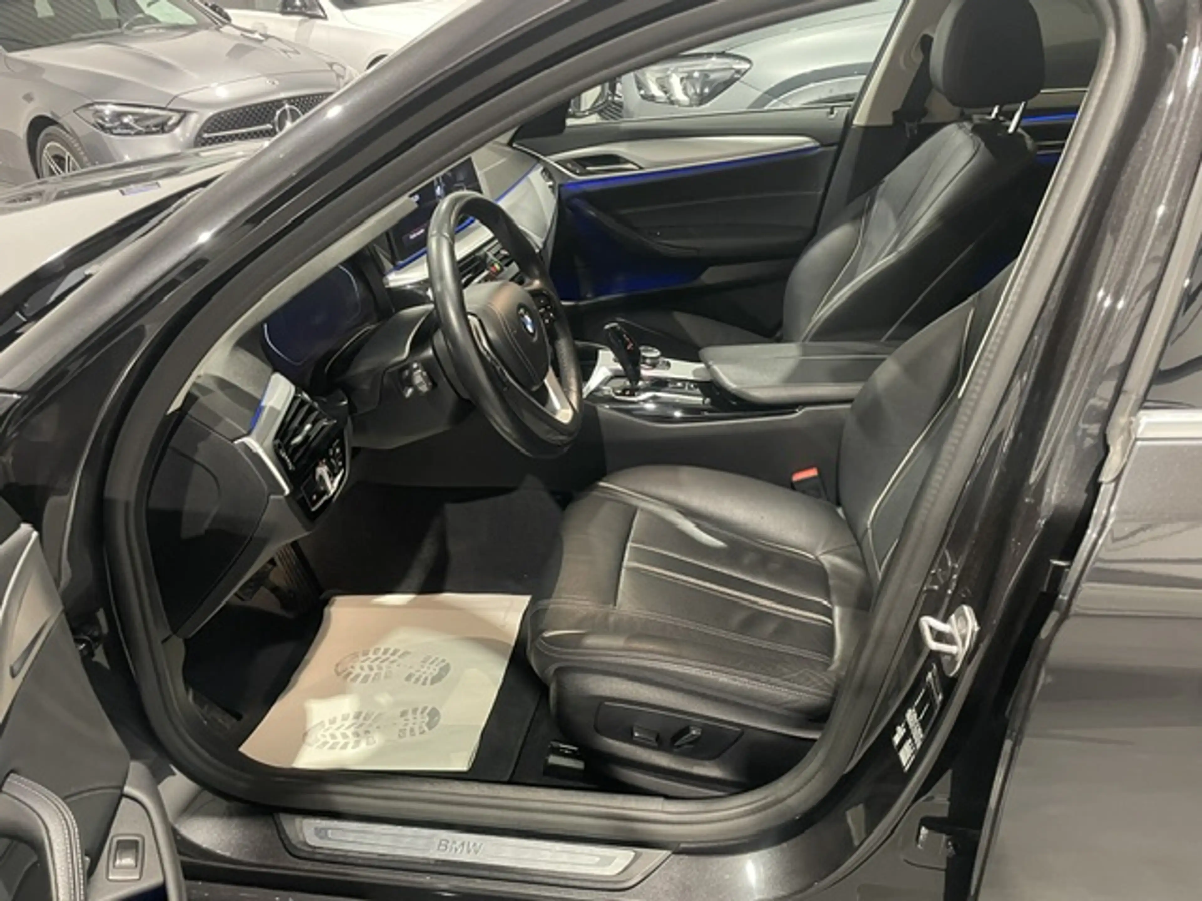 BMW 520 Touring 520iA MHEV — photo 14