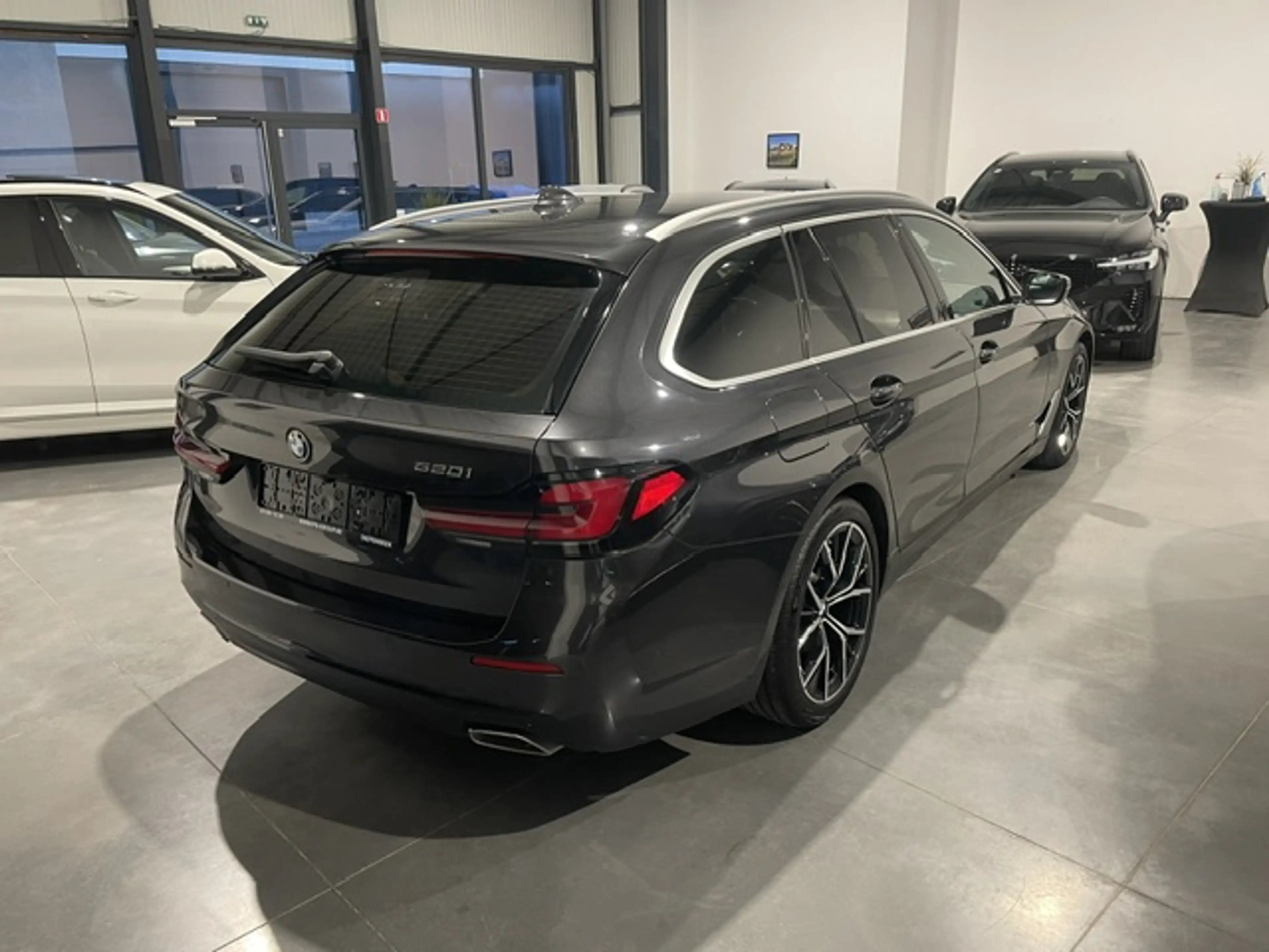 BMW 520 Touring 520iA MHEV — photo 7