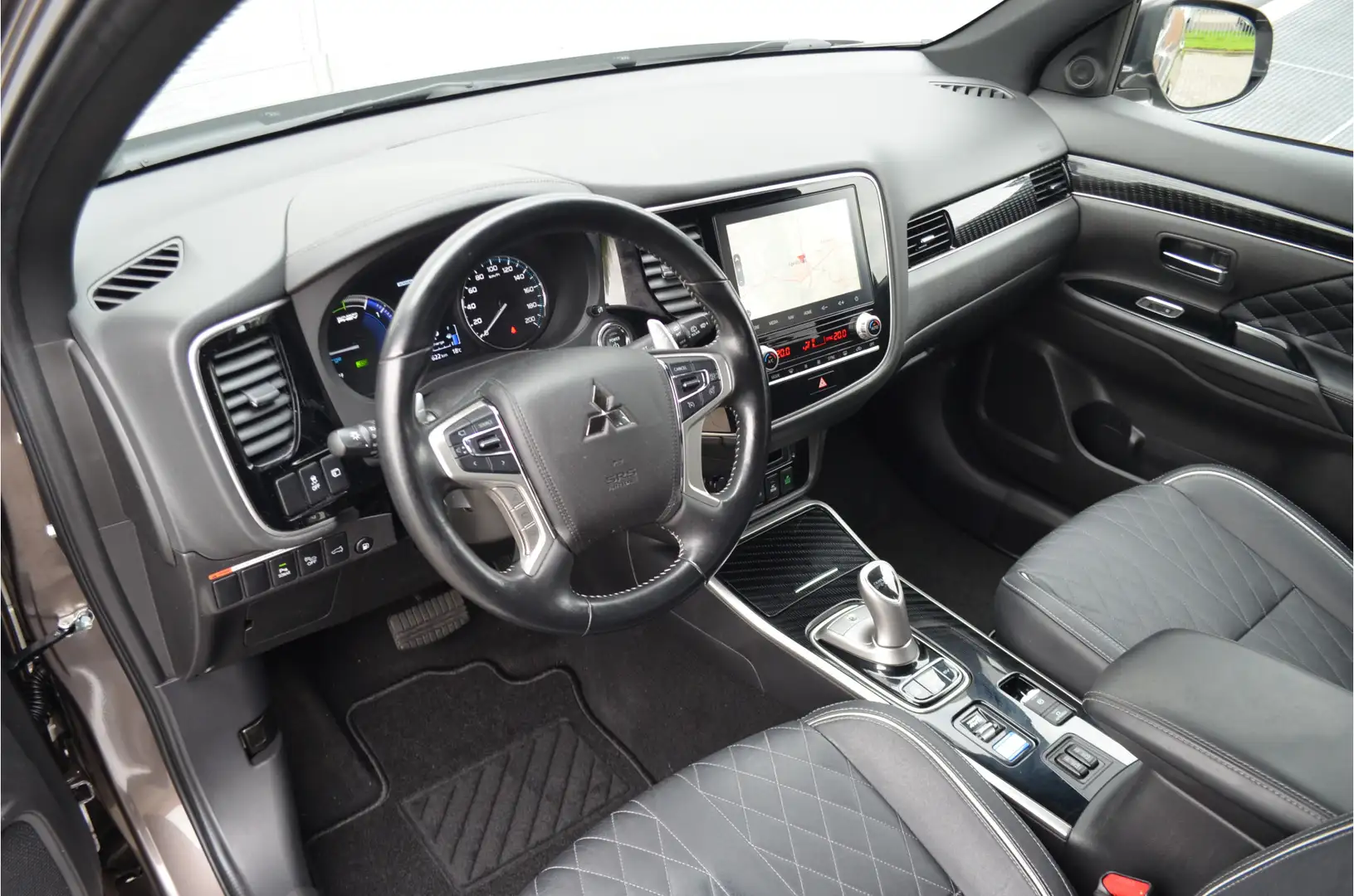 Mitsubishi Outlander PHEV 2.4 INSTYLE 4WD | PLUG IN HYBRIDE | LEDER | T Bruin - 2