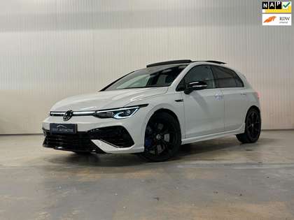 Volkswagen Golf 2.0 TSI R 4Motion | AKRAPOVIC | IQ LIGHTS | HARMAN