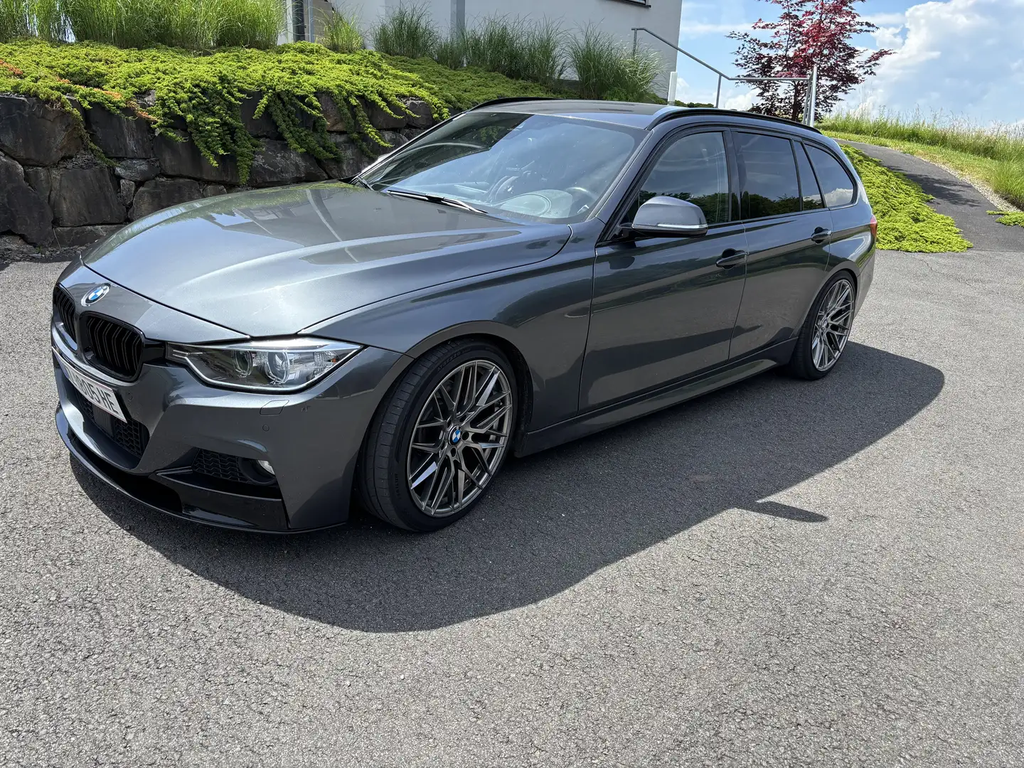 BMW 330 330d xDrive Touring Österreich-Paket Aut. Grau - 2