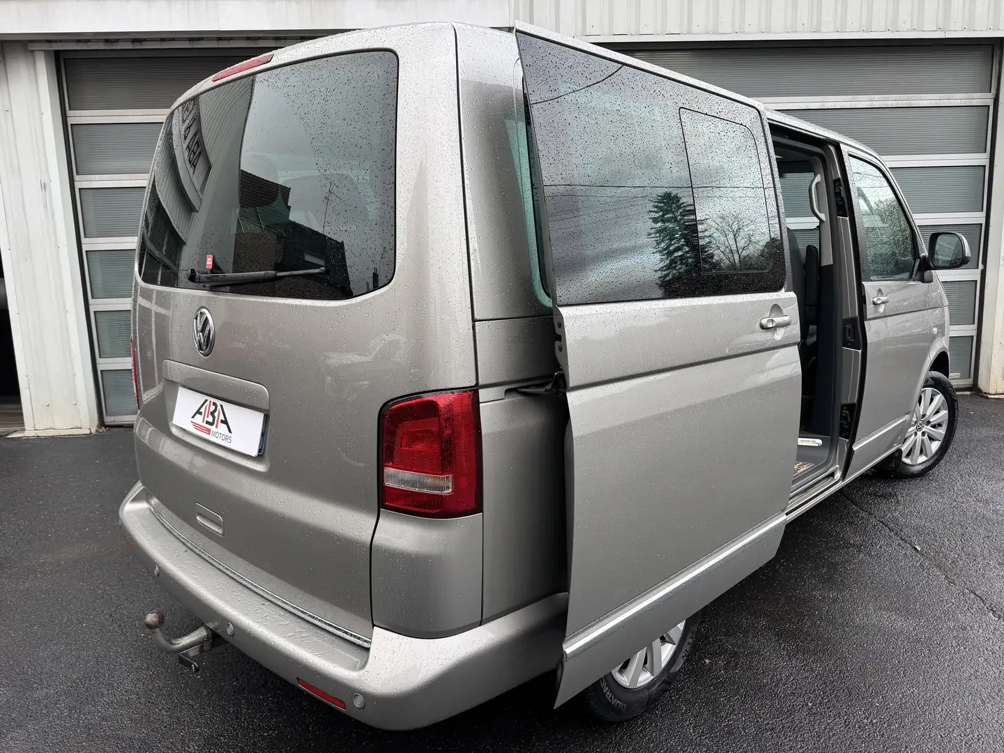 Volkswagen T5 Multivan 2.0 TDI 140 FAP Carat - 2